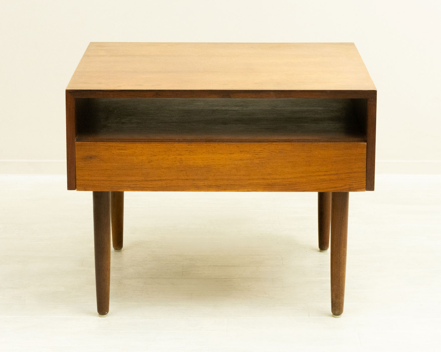 �ǥ�ޡ��� ���������å� �����Ф��դ������ҡ��ơ��֥��Square Coffee Table with Drawer in Rosewood from Denmark���̲�������ơ��������ڤ��դ���Ǽ��