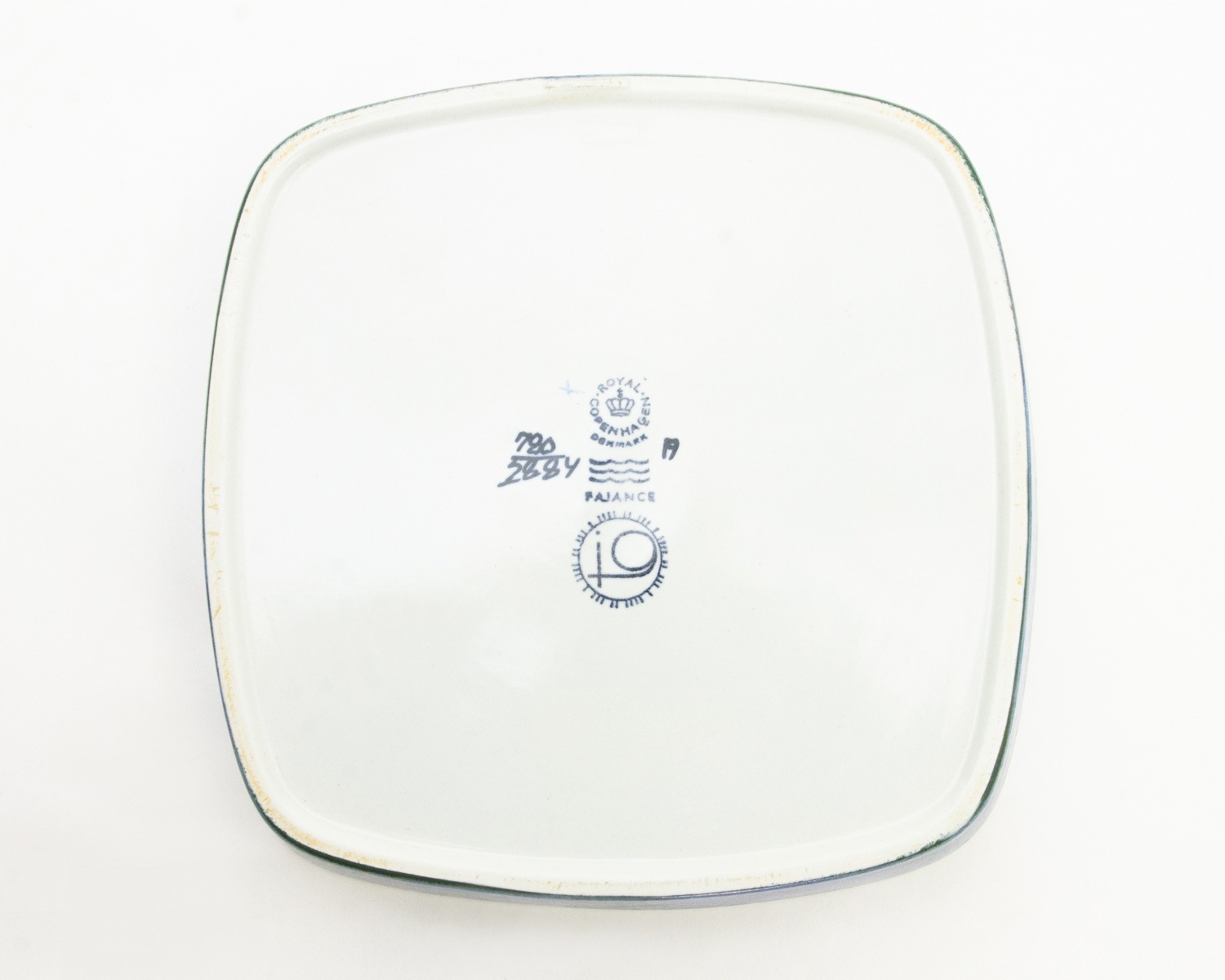 Royal Copenhagen ������륳�ڥ�ϡ����� ���� Baca Dish by Johanne Gerber �̲�������ơ���ƫ�� 22.3cm
