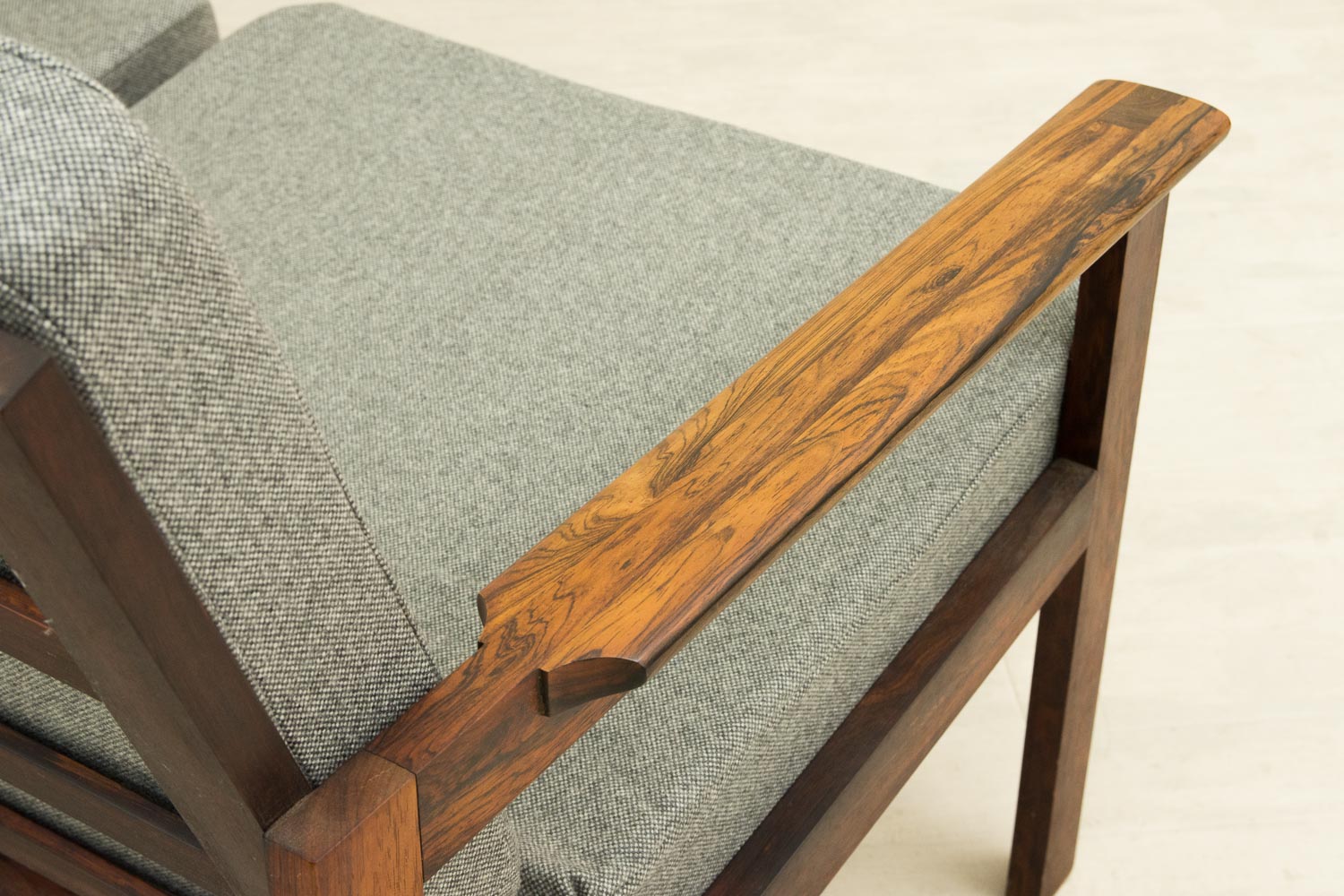 Illum Wikkelso 北欧ヴィンテージ家具 ソファ 60年代 チーク材 2seater Sofa Illum Wikkelso オーク 北欧家具 通販 CLOVERSKY