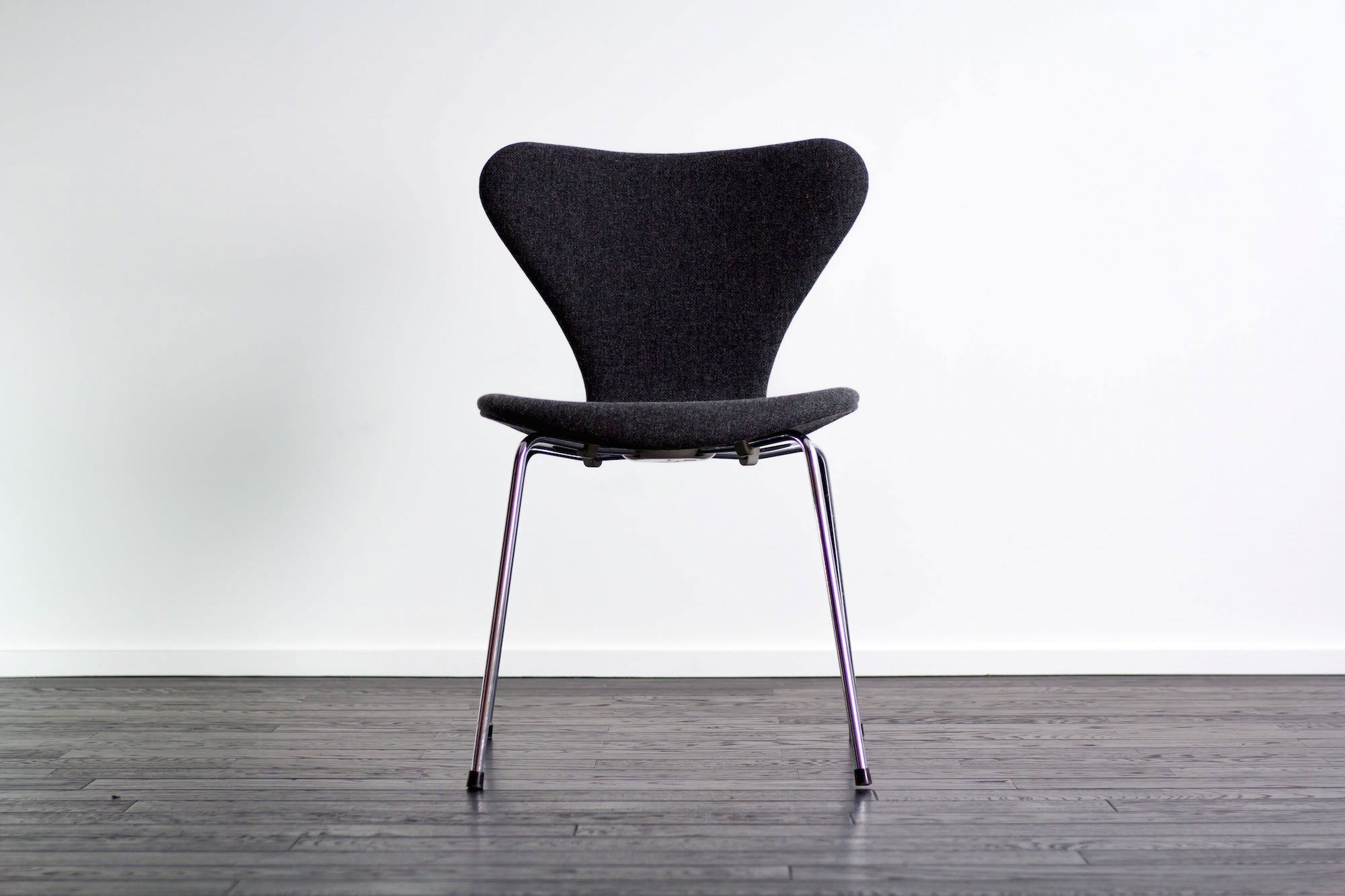 ��4�ӥ��åȡ�FH3107 Seven chair by Arne Jacobsen