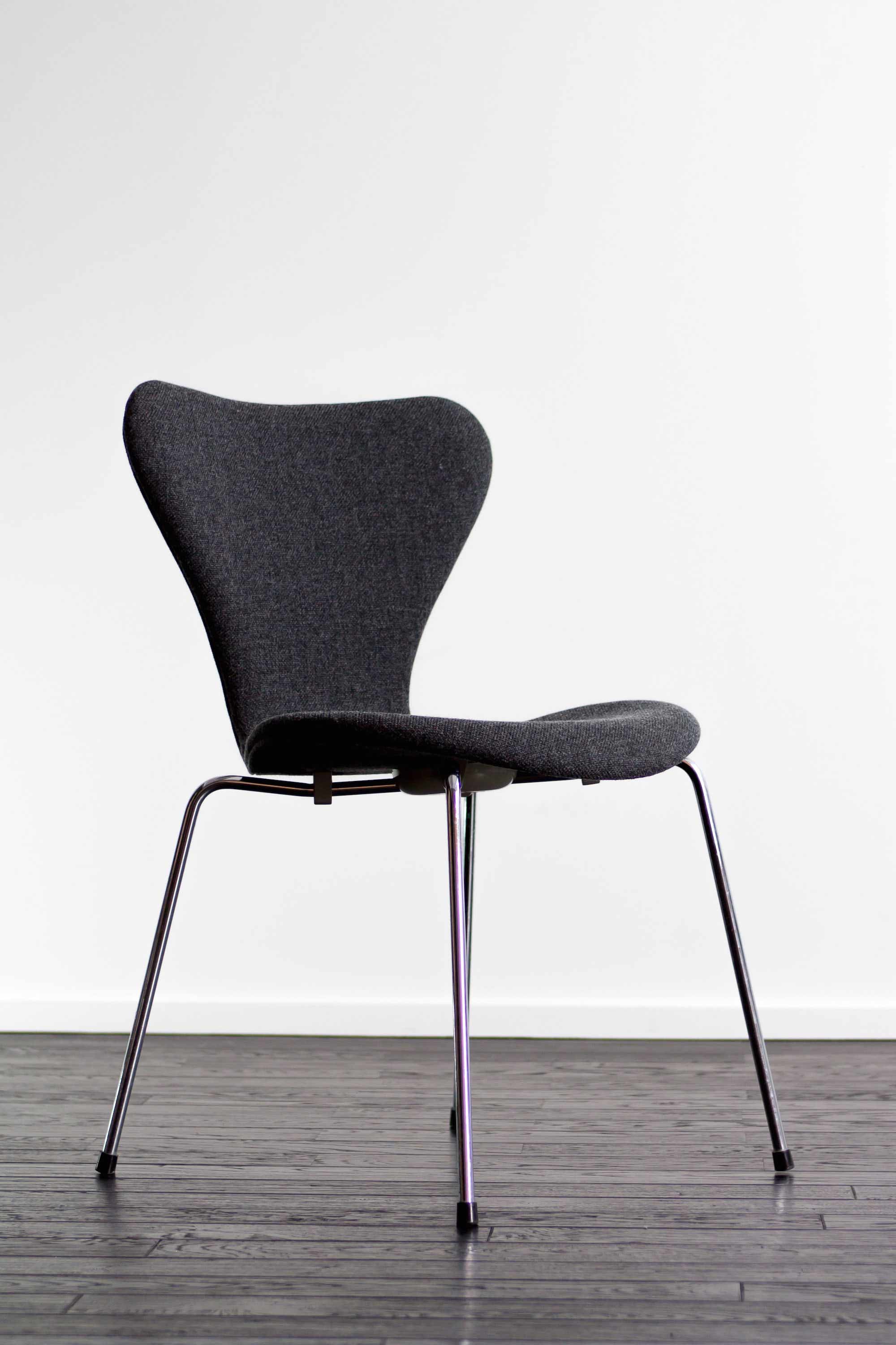 ��4�ӥ��åȡ�FH3107 Seven chair by Arne Jacobsen