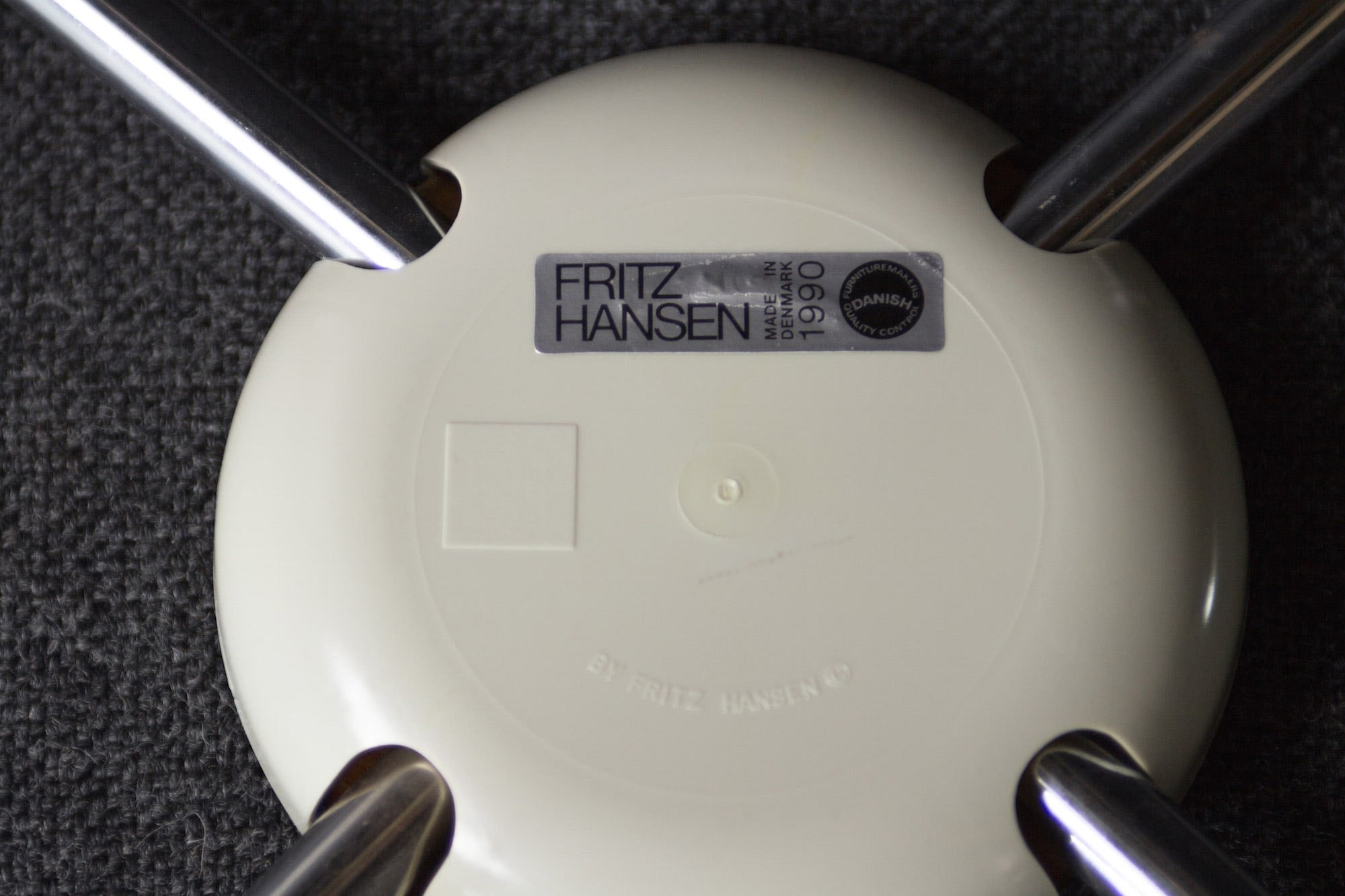 ��4�ӥ��åȡ�FH3107 Seven chair by Arne Jacobsen