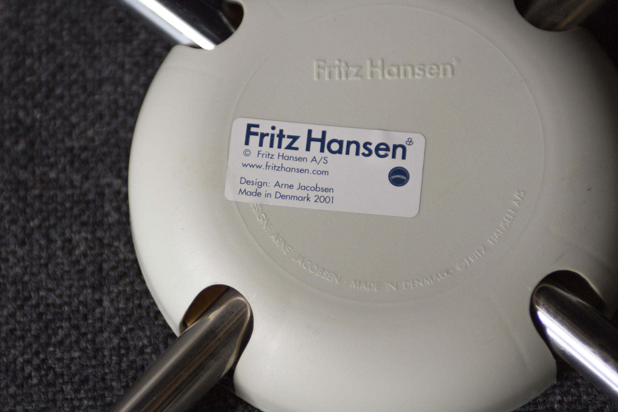 ��4�ӥ��åȡ�FH3107 Seven chair by Arne Jacobsen