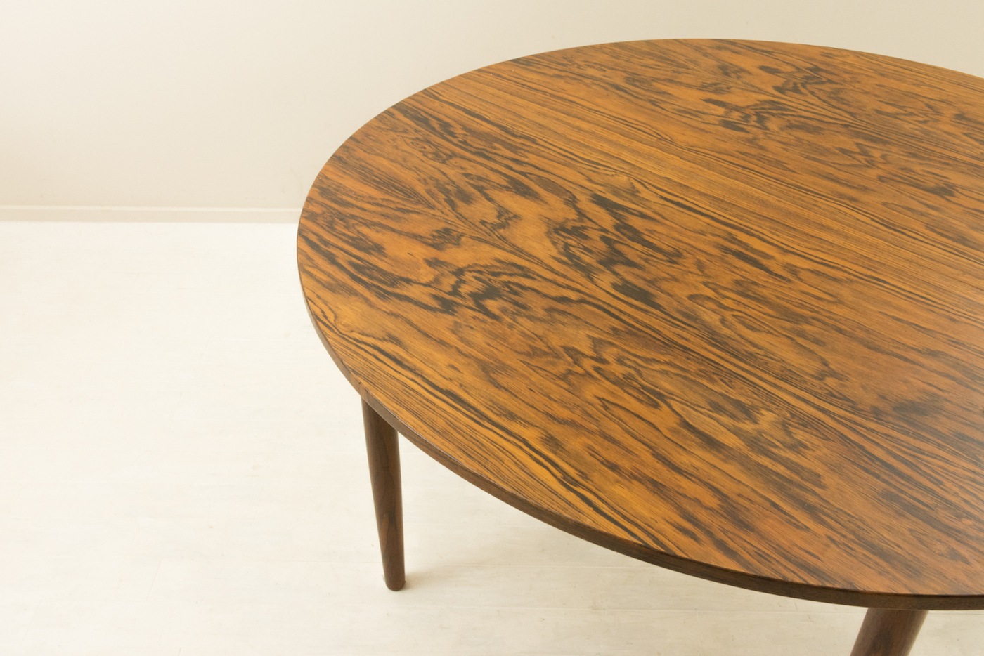 Rosewood Extension Round Table