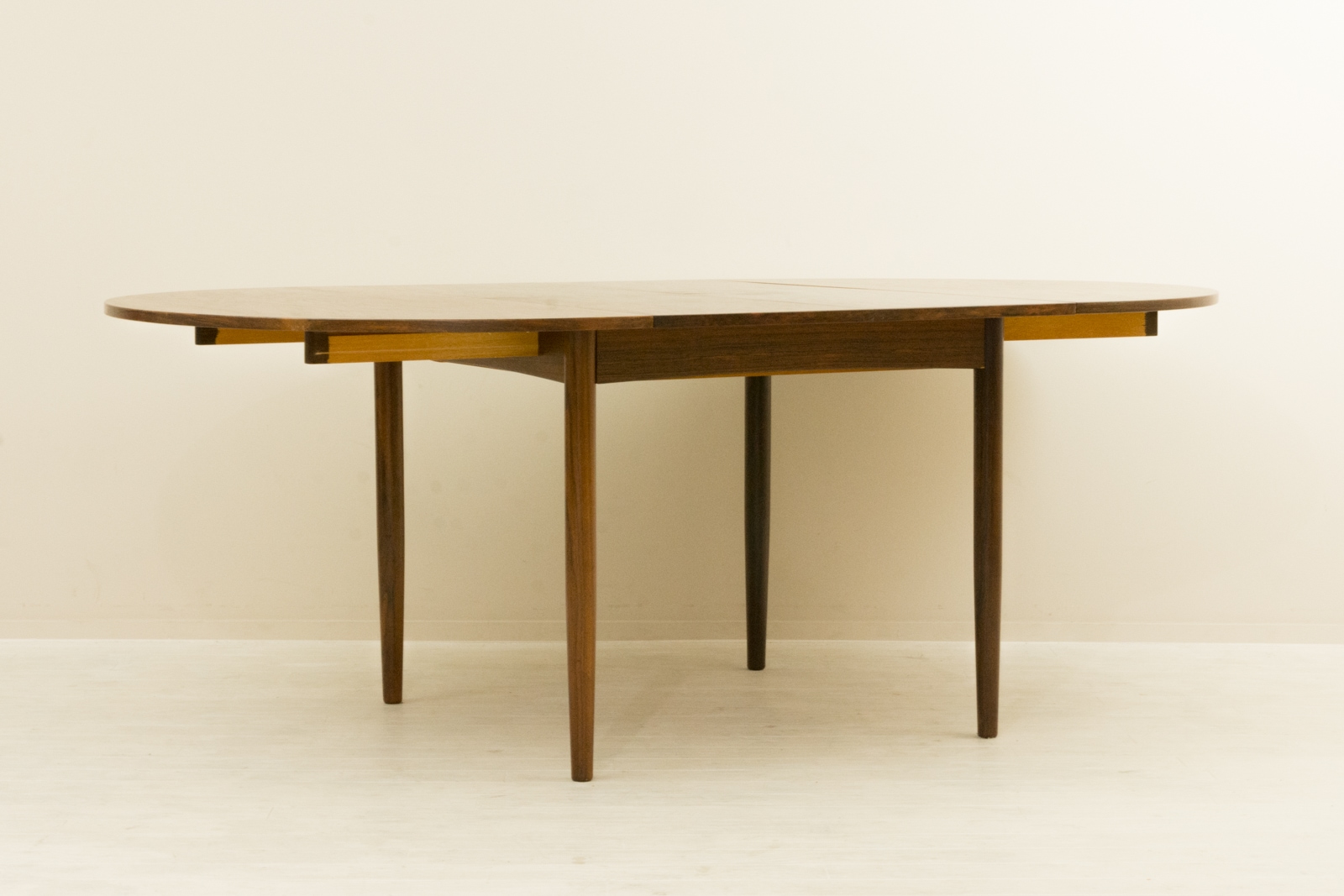 Rosewood Extension Round Table