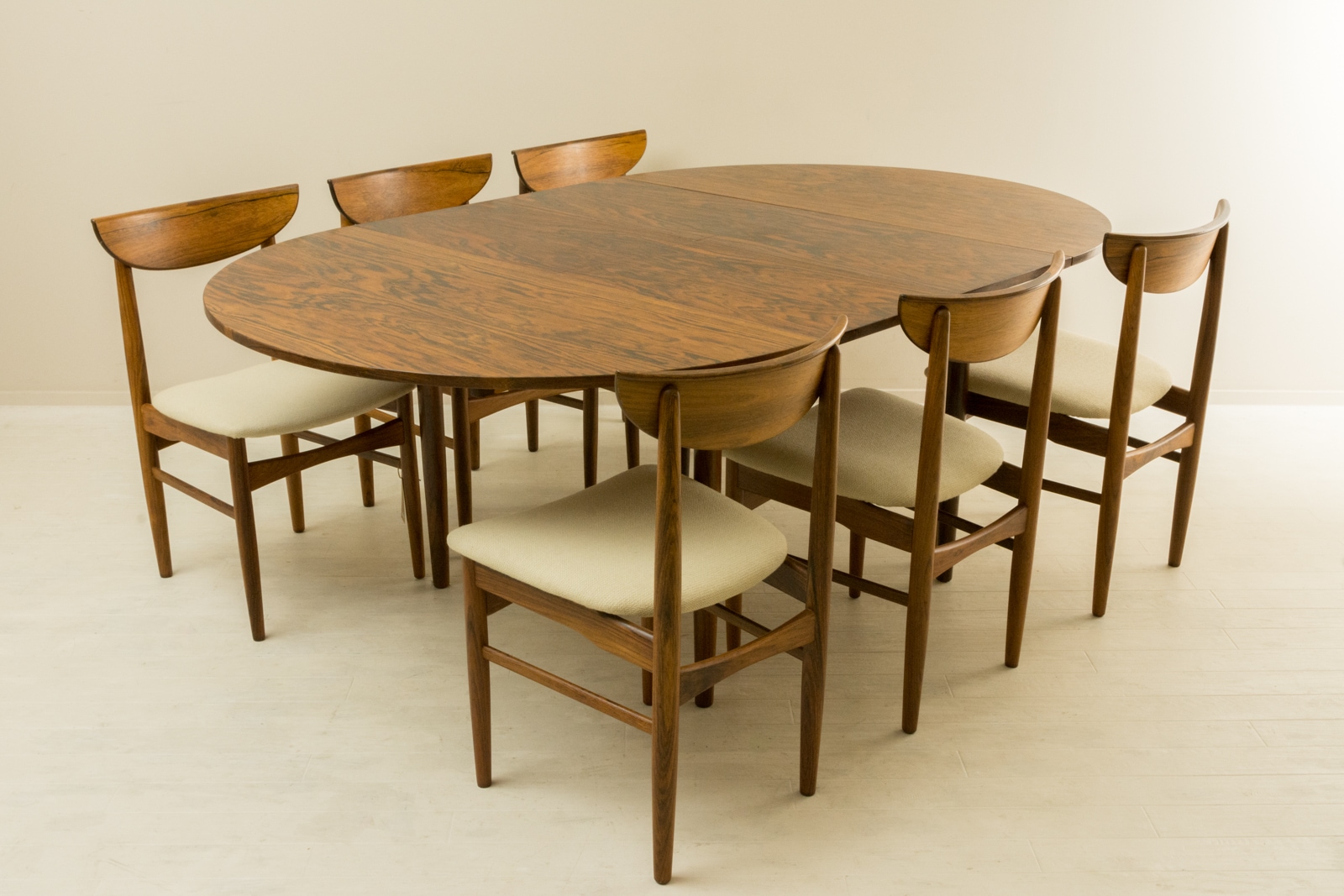 Rosewood Extension Round Table