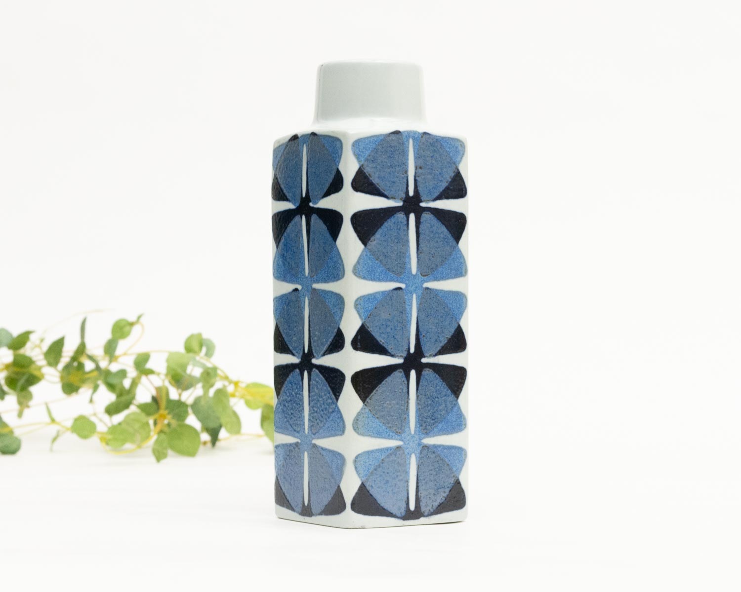 Royal Copenhagen ������륳�ڥ�ϡ����� ���ӡ� Baca Vase by Ellen Malmar �̲�������ơ���ƫ�� 