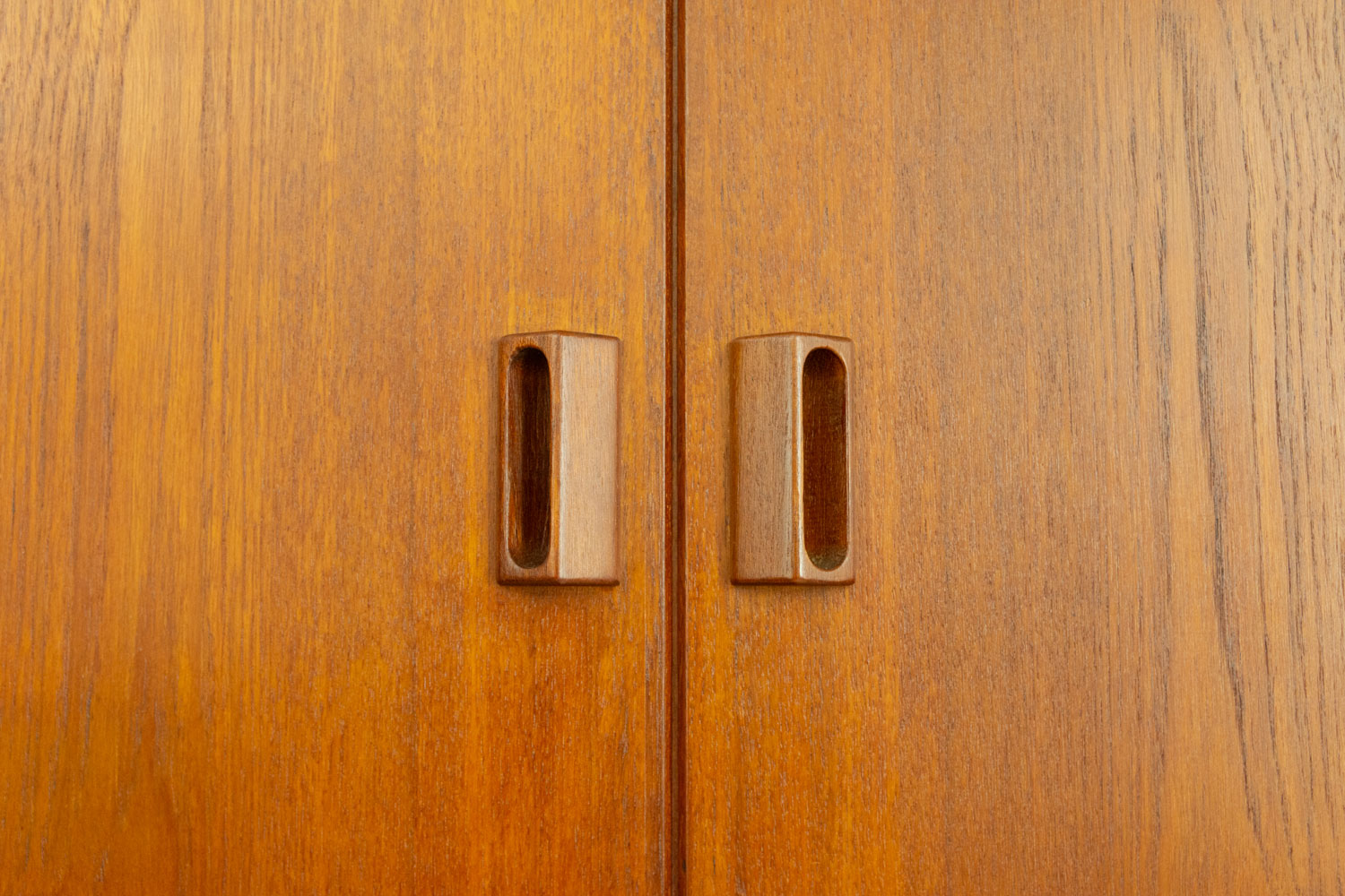 B���rge Mogensen�ʥܡ������⡼���󥻥�� Teak Cabinet �̲�������ơ��� | �������ࡦ����ӥͥå�
