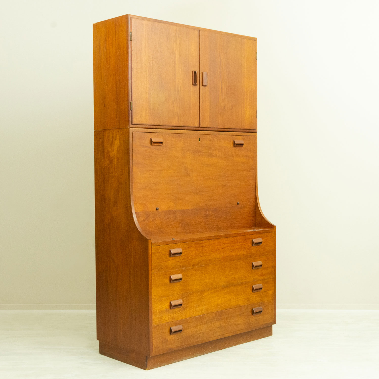 B���rge Mogensen�ʥܡ������⡼���󥻥�� Teak Cabinet �̲�������ơ��� | �������ࡦ����ӥͥå�