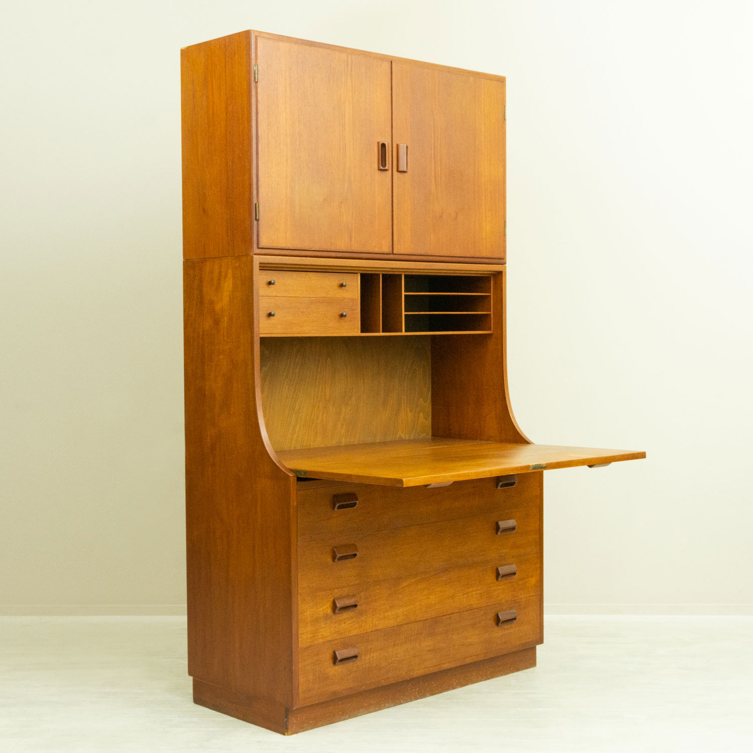 B���rge Mogensen�ʥܡ������⡼���󥻥�� Teak Cabinet �̲�������ơ��� | �������ࡦ����ӥͥå�