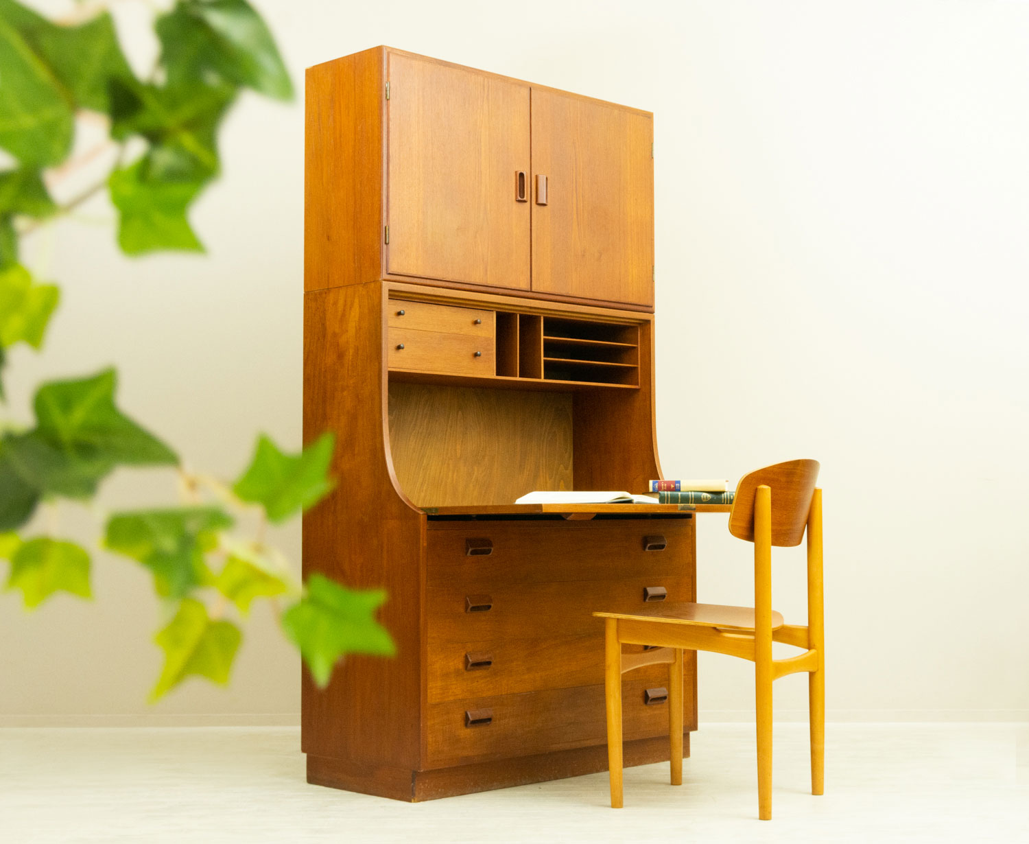 B���rge Mogensen�ʥܡ������⡼���󥻥�� Teak Cabinet �̲�������ơ��� | �������ࡦ����ӥͥå�