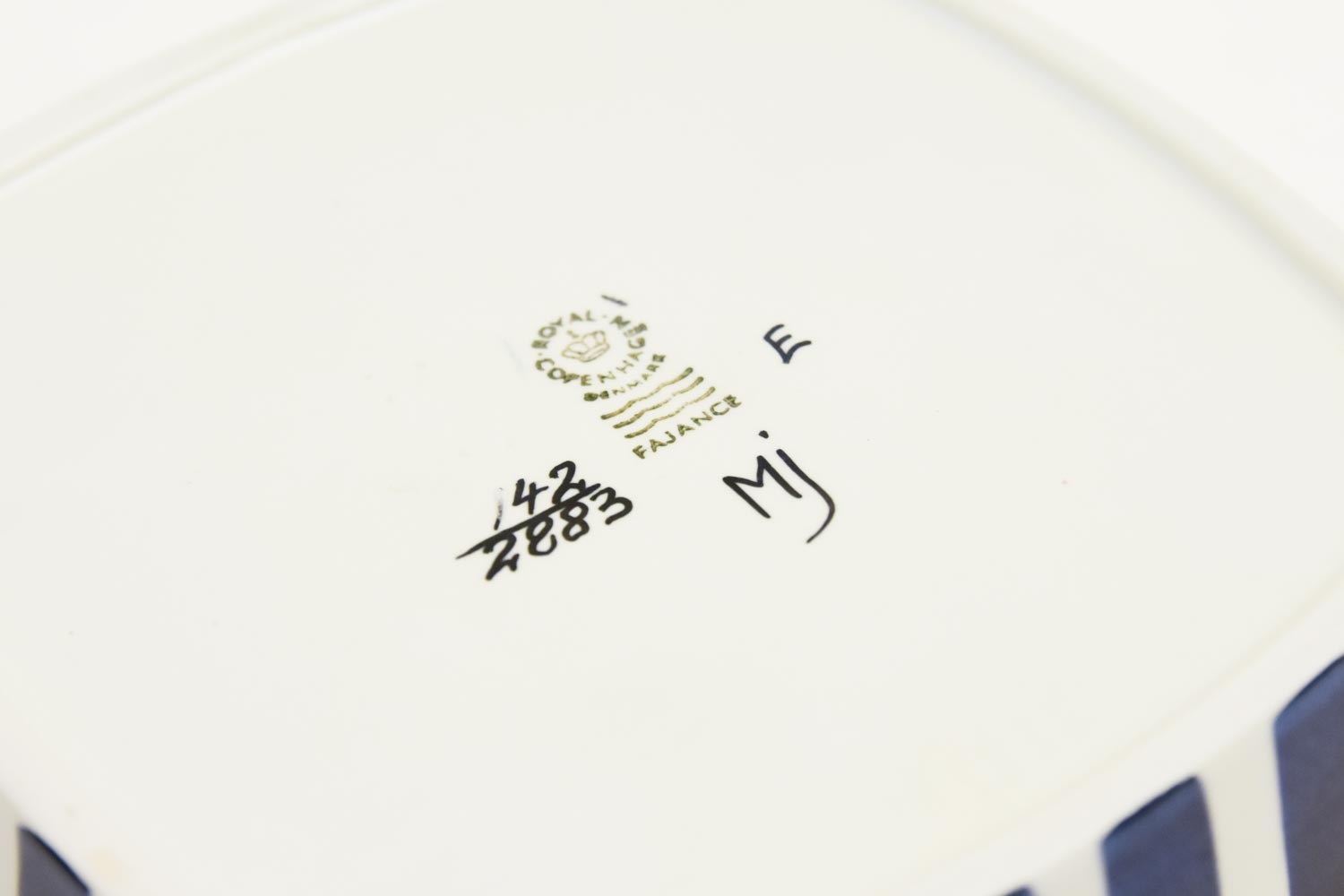 ������륳�ڥ�ϡ����� �ƥͥ� ���������ǥ��å����Tenera Square Dish by Marianne Johnson���̲�������ơ������֥롼���ۥ磻�ȡ�