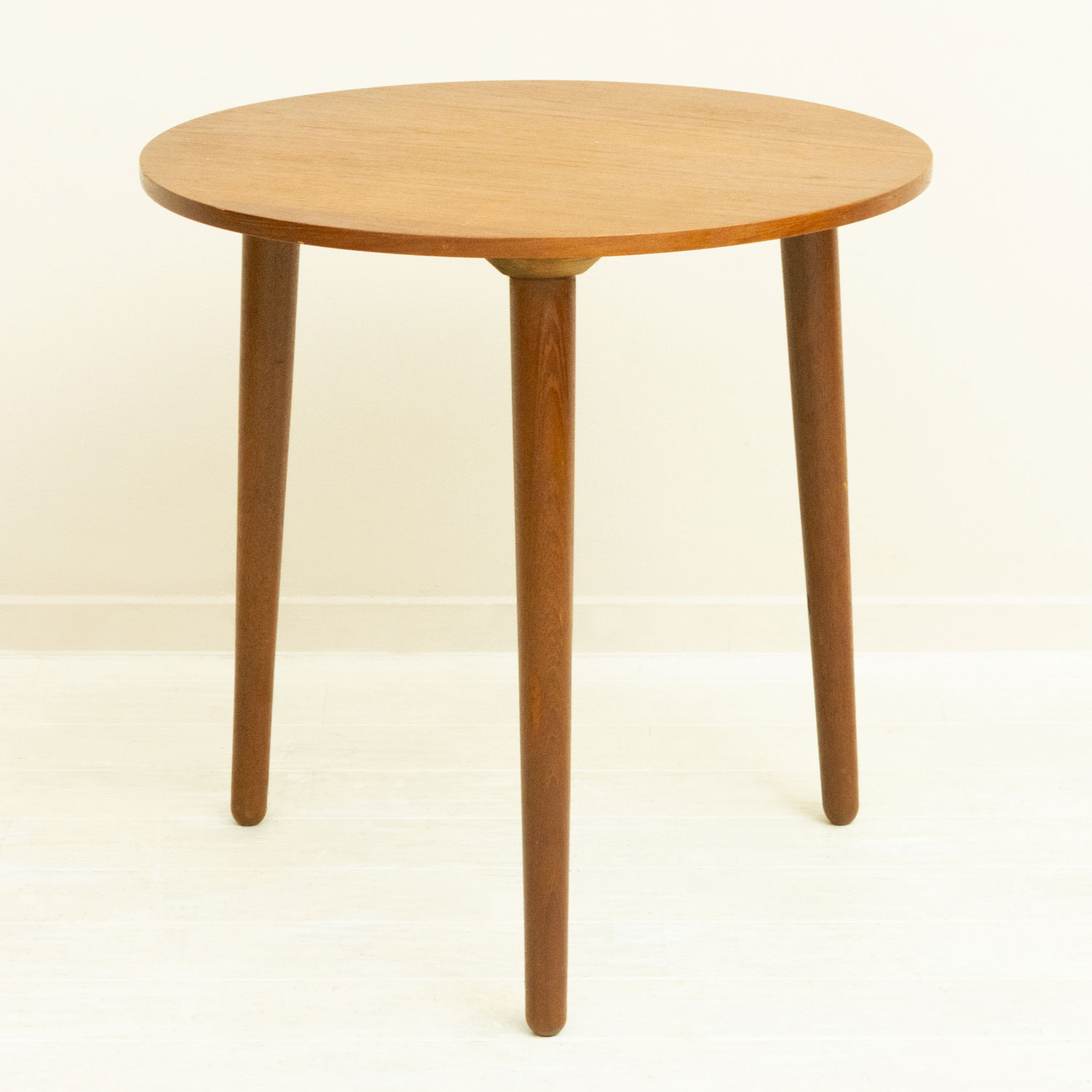 ǥޡ  饦ɥ⡼ơ֥Round Teak Small Table from Denmark̲ơǽ