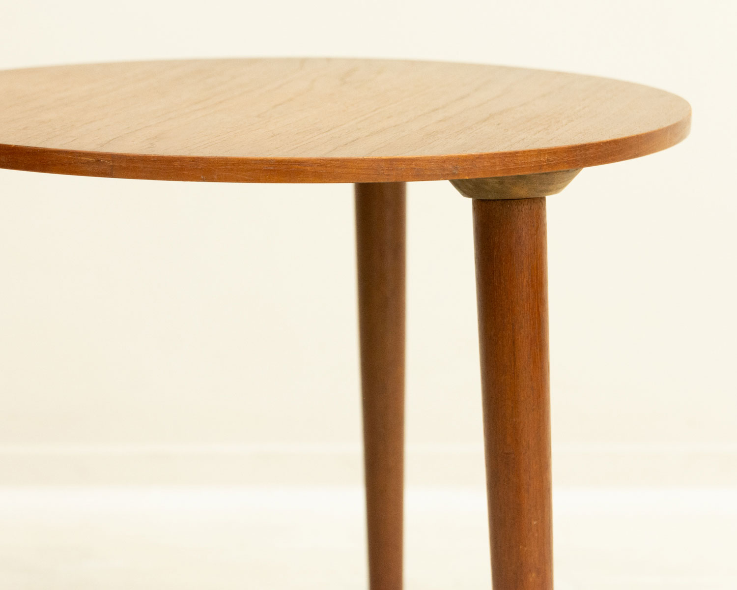 ǥޡ  饦ɥ⡼ơ֥Round Teak Small Table from Denmark̲ơǽ