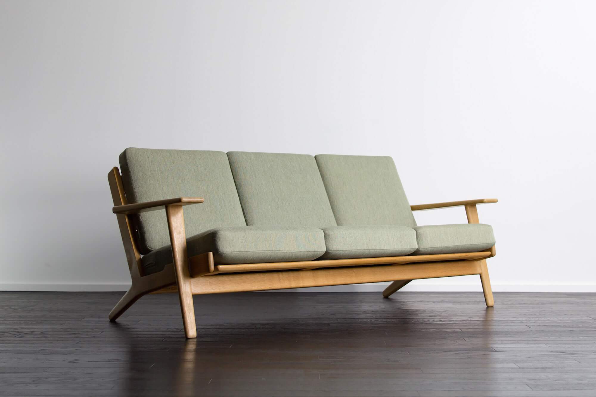 GE290 3seaters sofa by Hans J Wegner