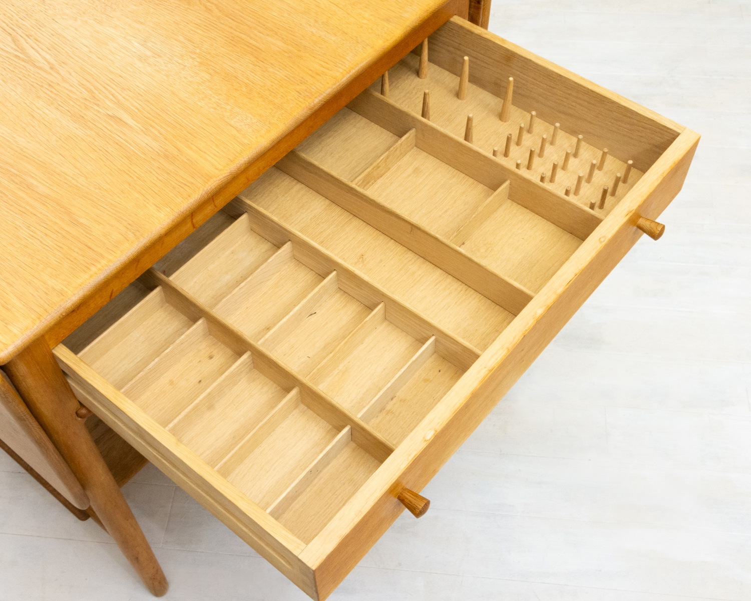 AT33 Sewing Table by Hans.J.Wegner(�ϥ󥹡�J���������ʡ�) ��������