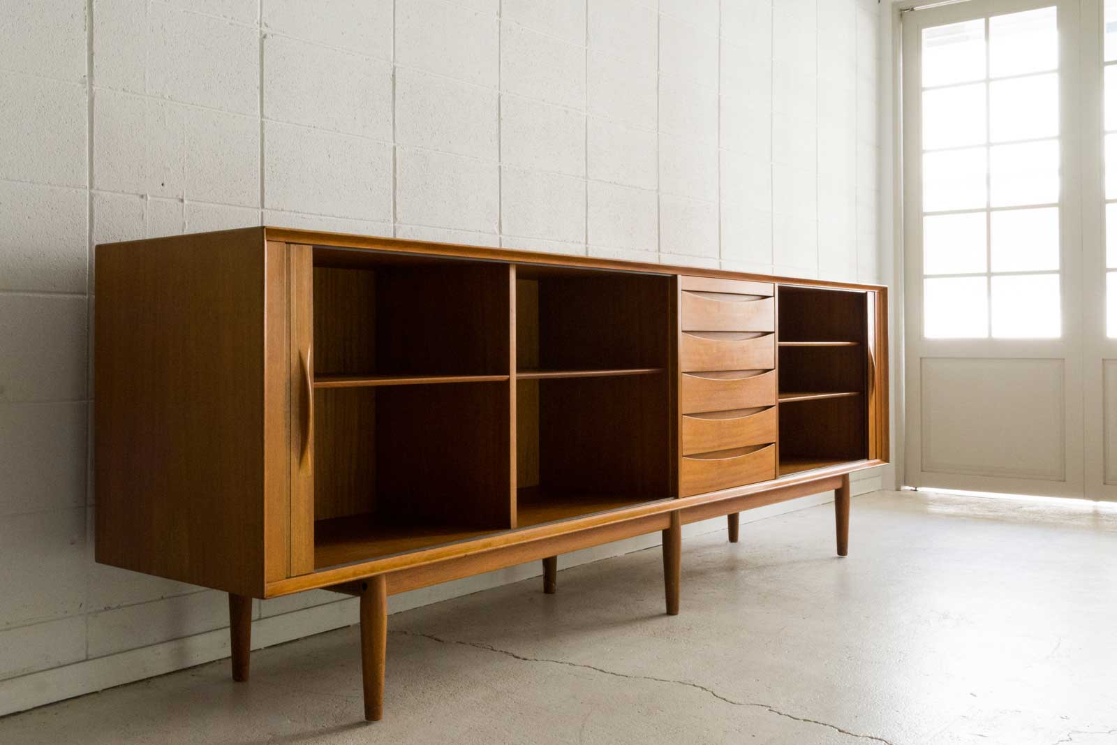 希少 1960's Arne Vodder チーク材サイドボード Arne Vodder Teak Sideboard - MOTO FURNITURE 北欧家具