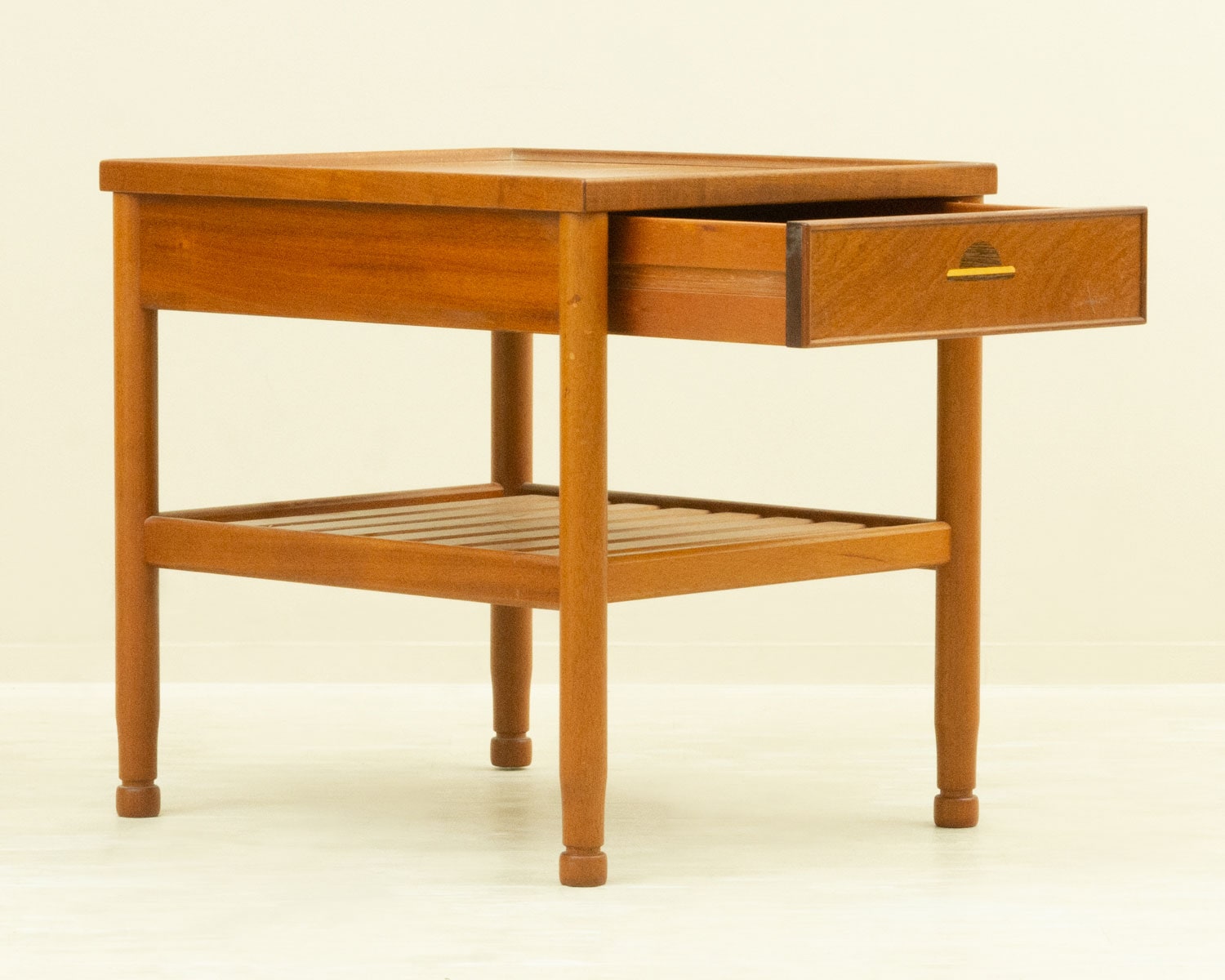 ���⡼��������� �������� ��Teak Small Chest with Drawer & Shelf���̲�������ơ������ǥ�ޡ�������3�ع�¤���ʥ��ڡ�����Ǽ��