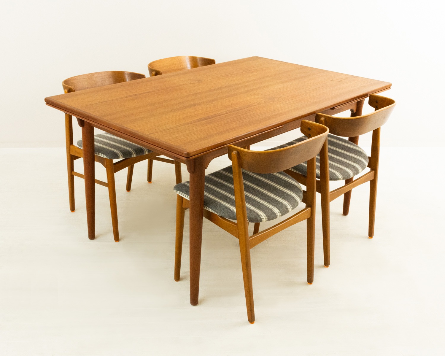��2�ӥ��åȡ�Dining Chair