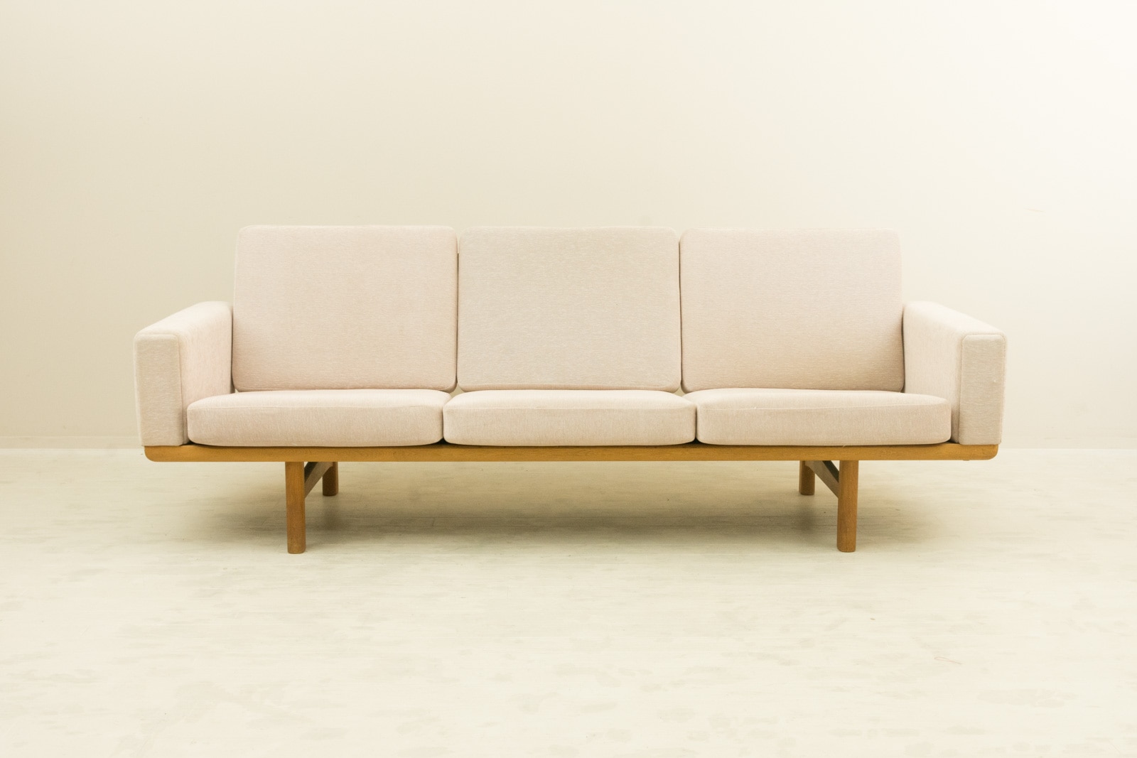 GE236 3 Seater Sofa by Hans J Wegner