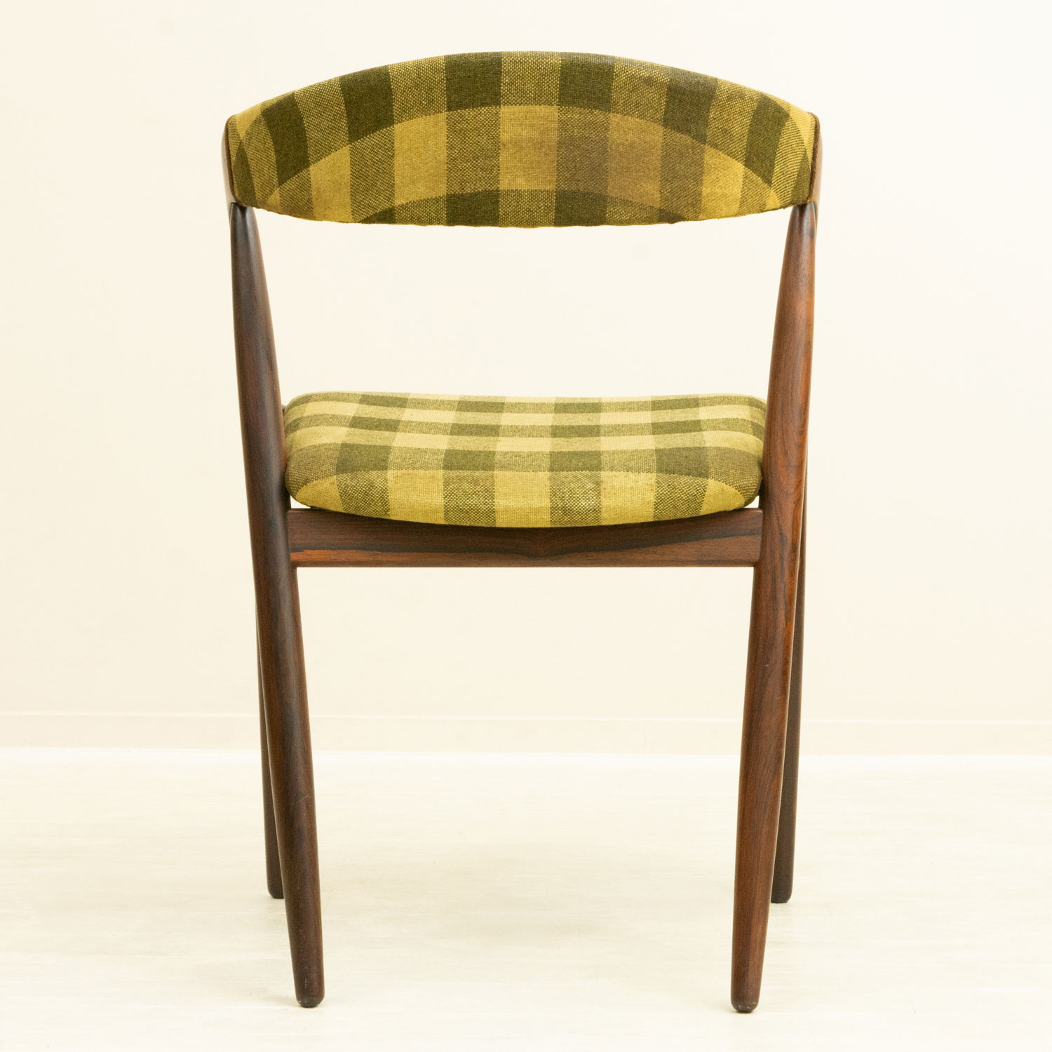 ��2�ӥ��åȡ� Kai Kristiansen�ʥ��������ꥹ����󥻥�� NV31 Rosewood Dining Chair �̲�������ơ��������� | ̾����������åɡ������˥󥰥�����