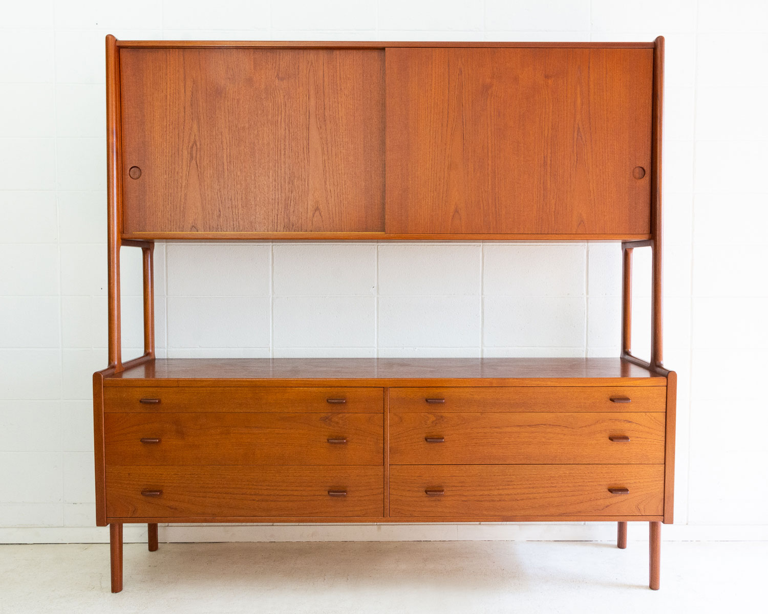 RY20 Cabinet by Hans J Wegner