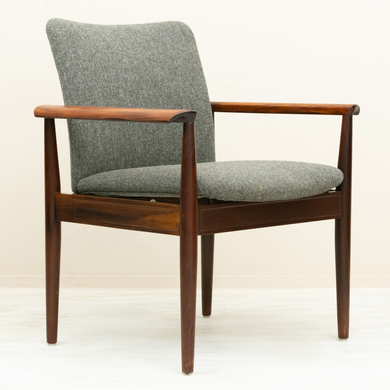 No.209 Diplomat Chair by Finn Juhl���̲�������ơ����ȶ� �ǥ��ץ��ޥåȥ����� ���������åɺ�