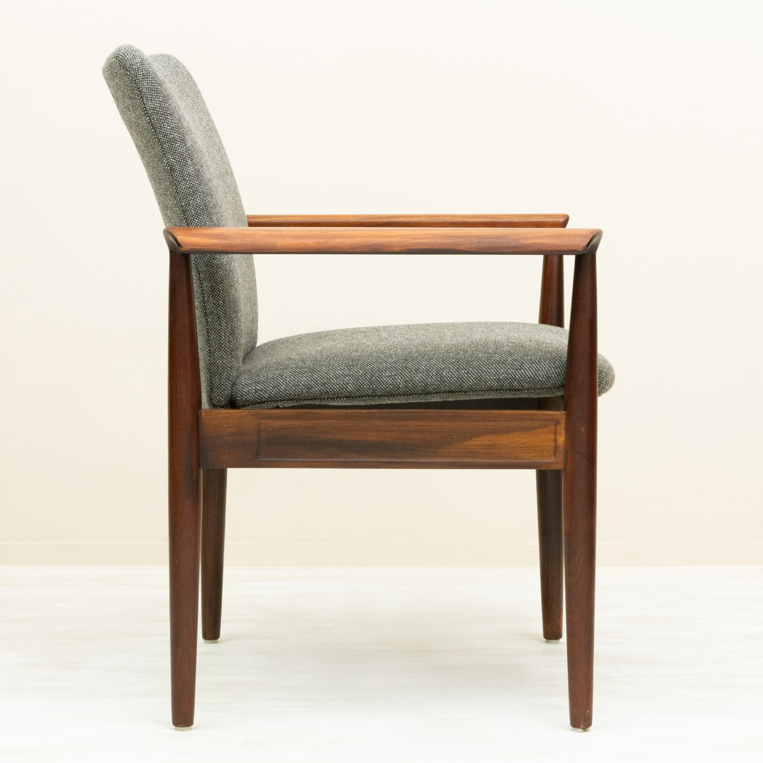 No.209 Diplomat Chair by Finn Juhl���̲�������ơ����ȶ� �ǥ��ץ��ޥåȥ����� ���������åɺ�