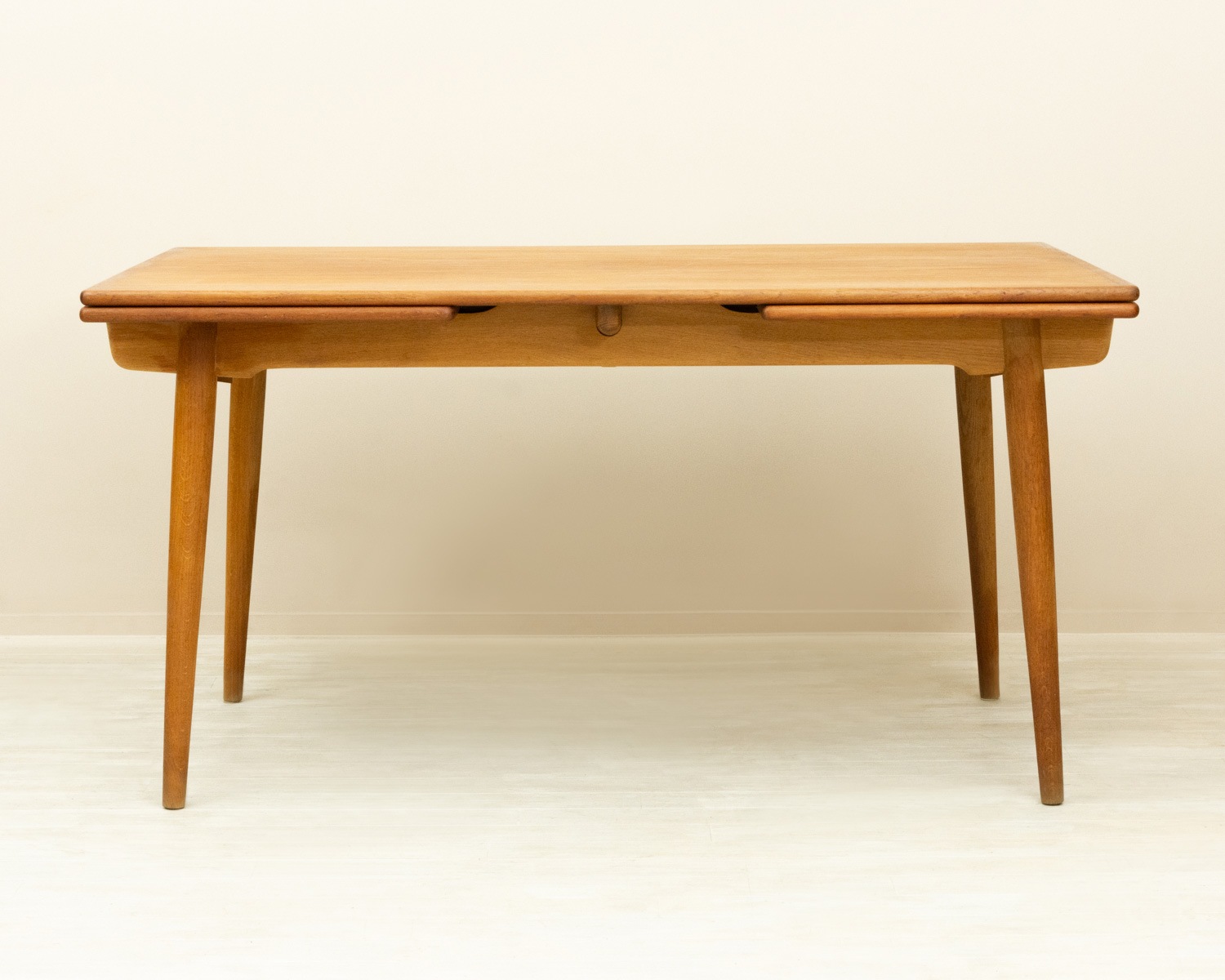 AT312 Dining Table by Hans J. Wegner�å����˥󥰥ơ��֥� �������ࡦ�������� �̲�������ơ��� ��Ĺ���ʥ������ƥ󥷥���