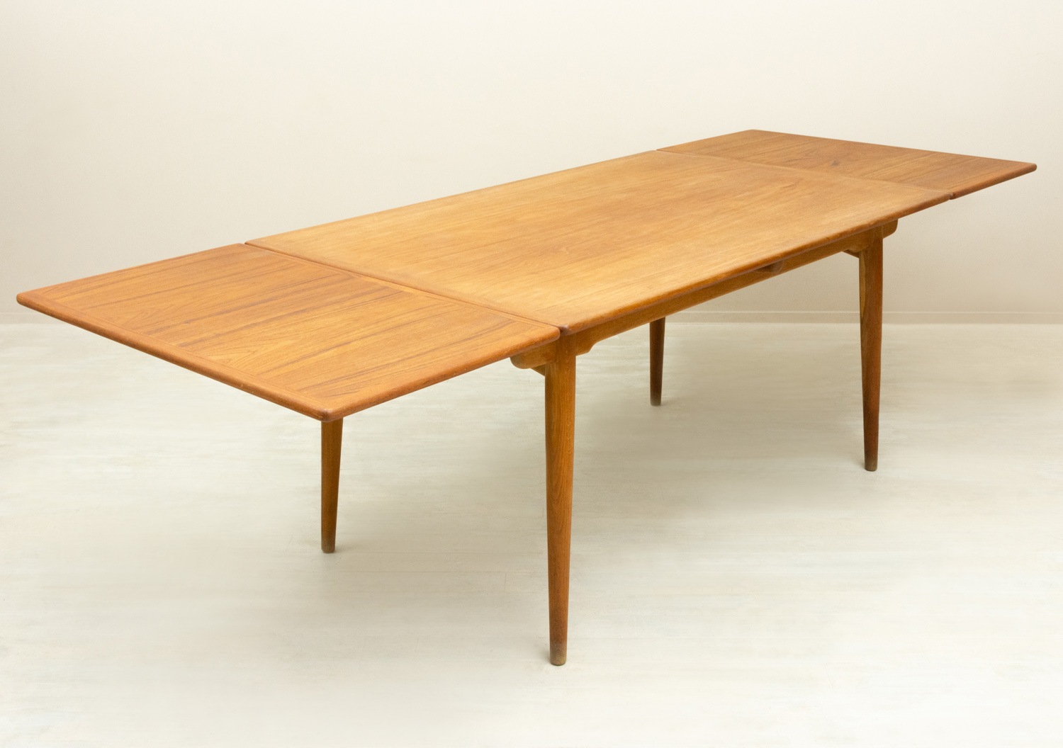 AT312 Dining Table by Hans J. Wegner�å����˥󥰥ơ��֥� �������ࡦ�������� �̲�������ơ��� ��Ĺ���ʥ������ƥ󥷥���