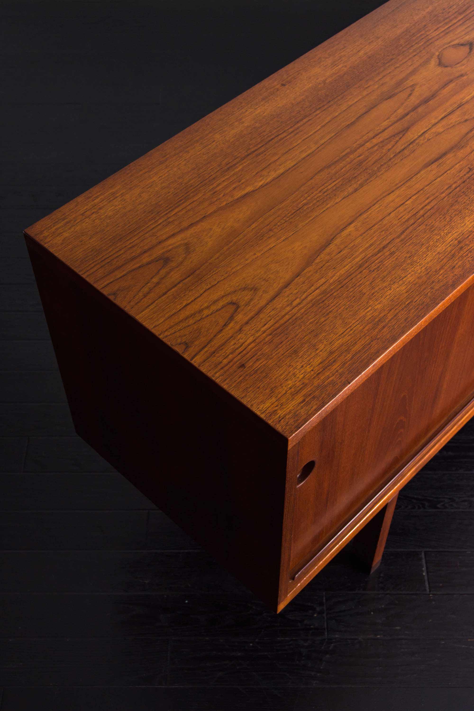 ヴィンテージのバイカラーサイドボード RY26 サイドボード ハンスウェグナー オーク ラタン 北欧ビンテージ