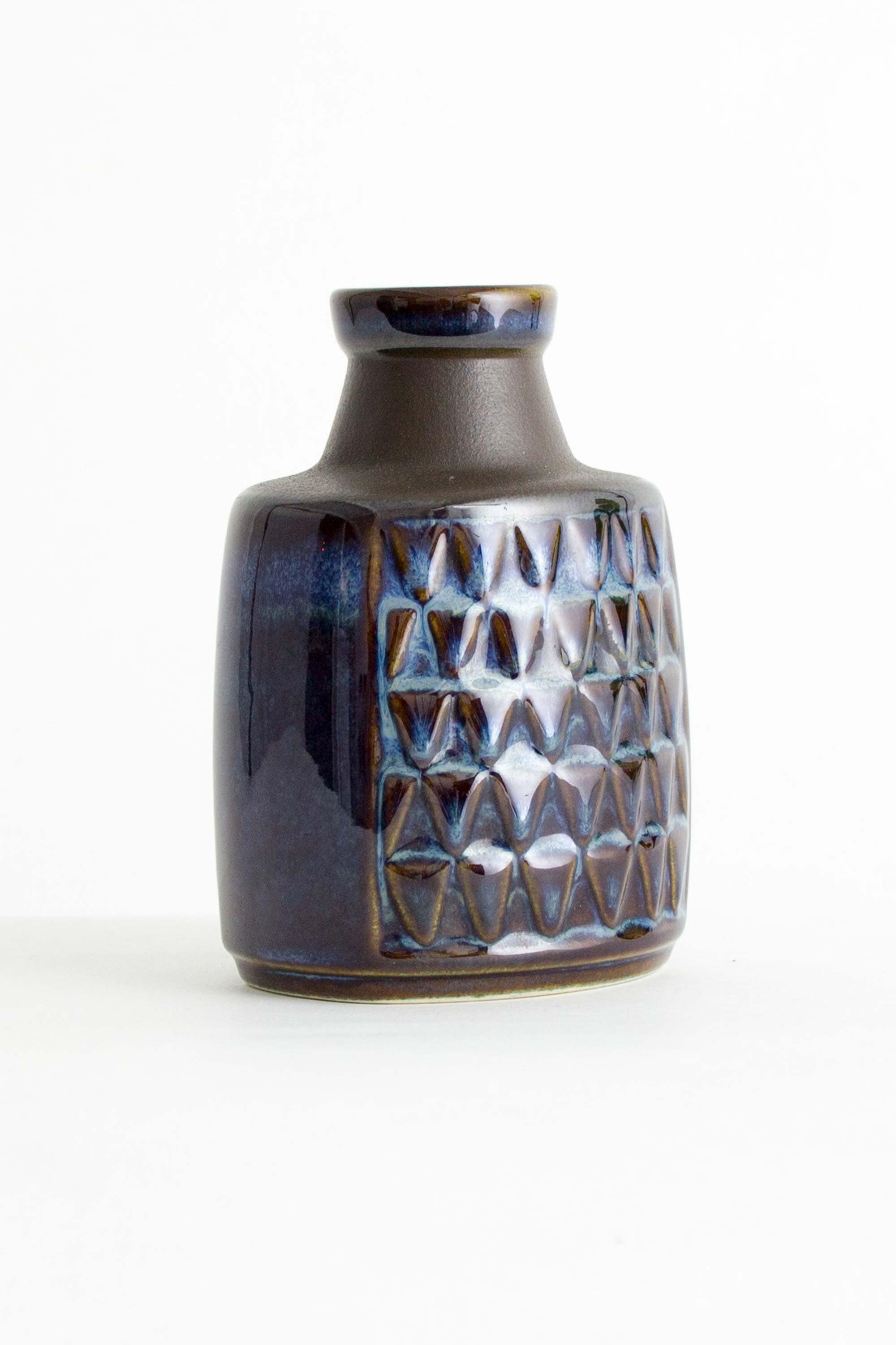 EJ64-3322 Vase designed by Einar Johansen