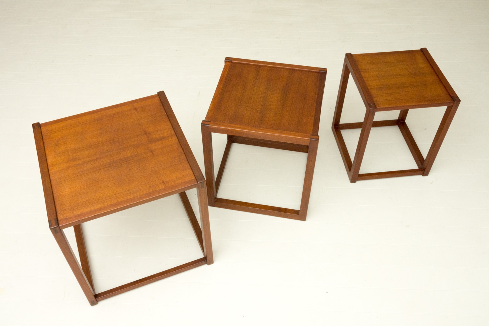 ネストテーブル 4連 1880年代 美術品 北欧デザイナーズヴィンテージ