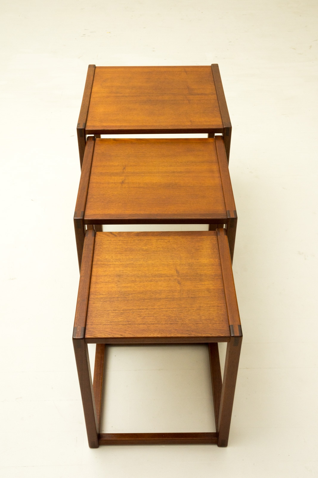 ネストテーブル　ヴィンテージ　マホガニー　北欧　家具　ヨーロッパ 英国製マホガニーネストテーブル｜1910年代エドワーディアンスタイル