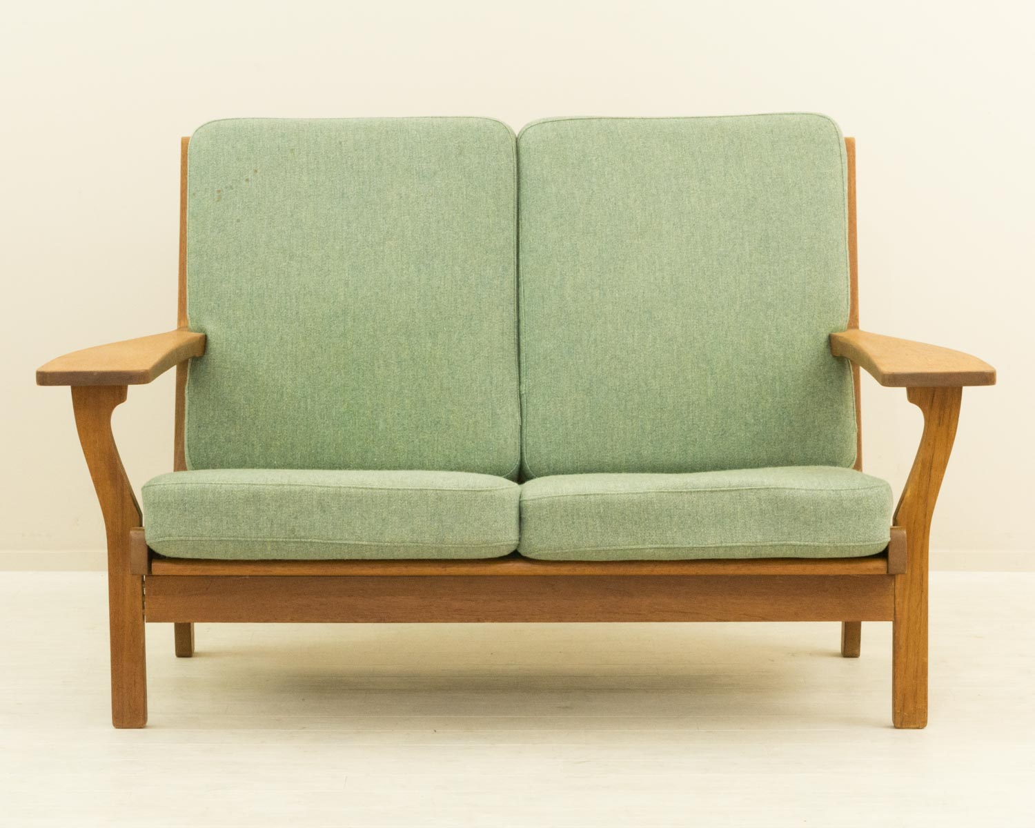 GE330 2人掛けソファ ゲタマ ウェグナー チーク 北欧家具 通販