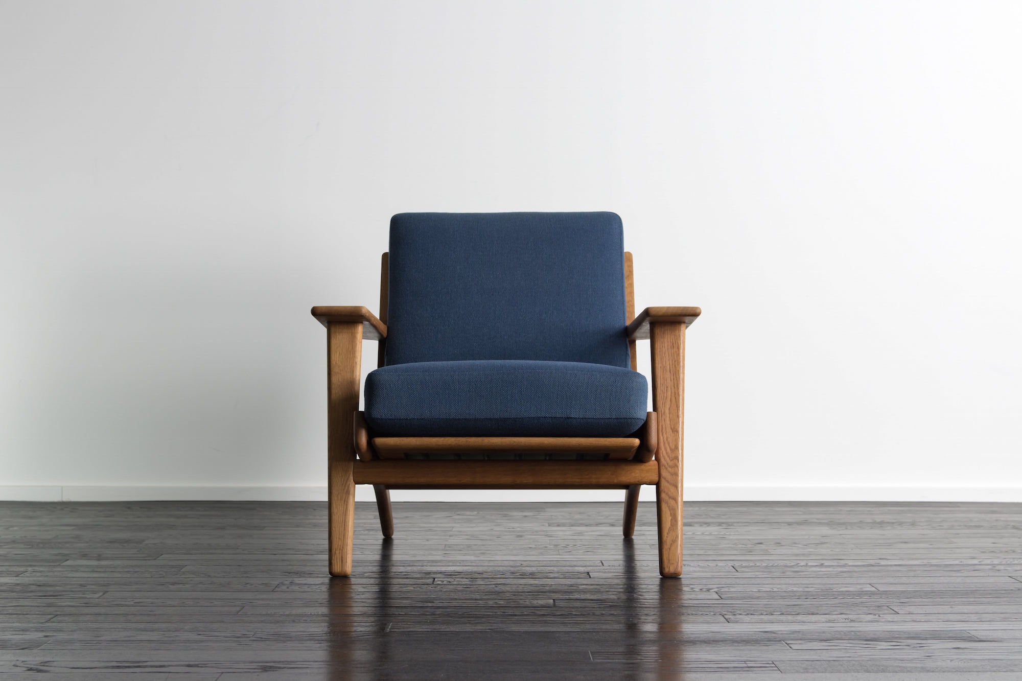 GE290 Easy Chair by Hans J Wegner