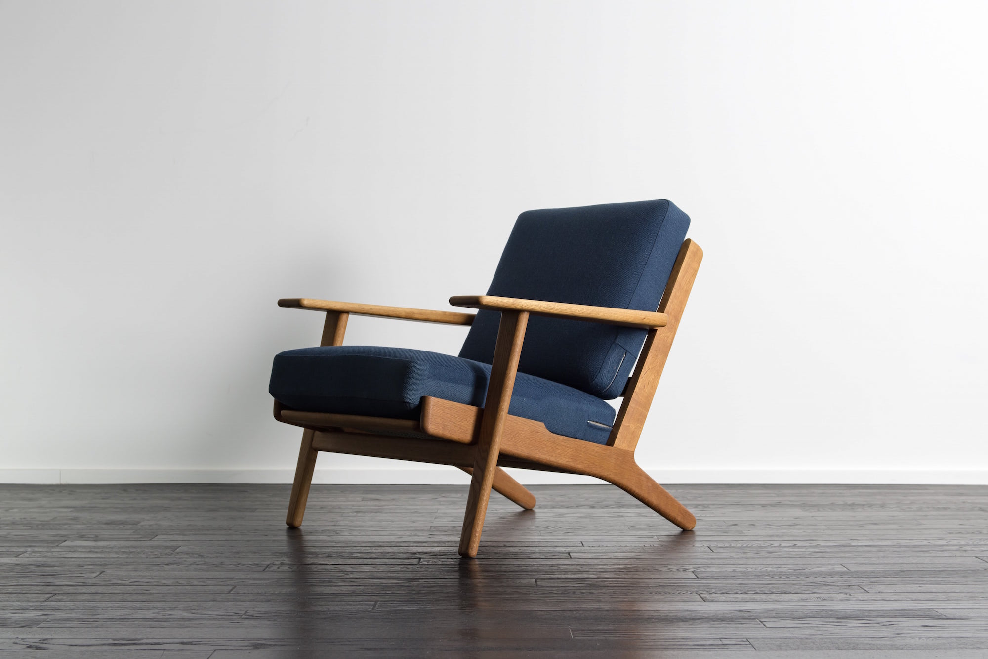 GE290 Easy Chair by Hans J Wegner