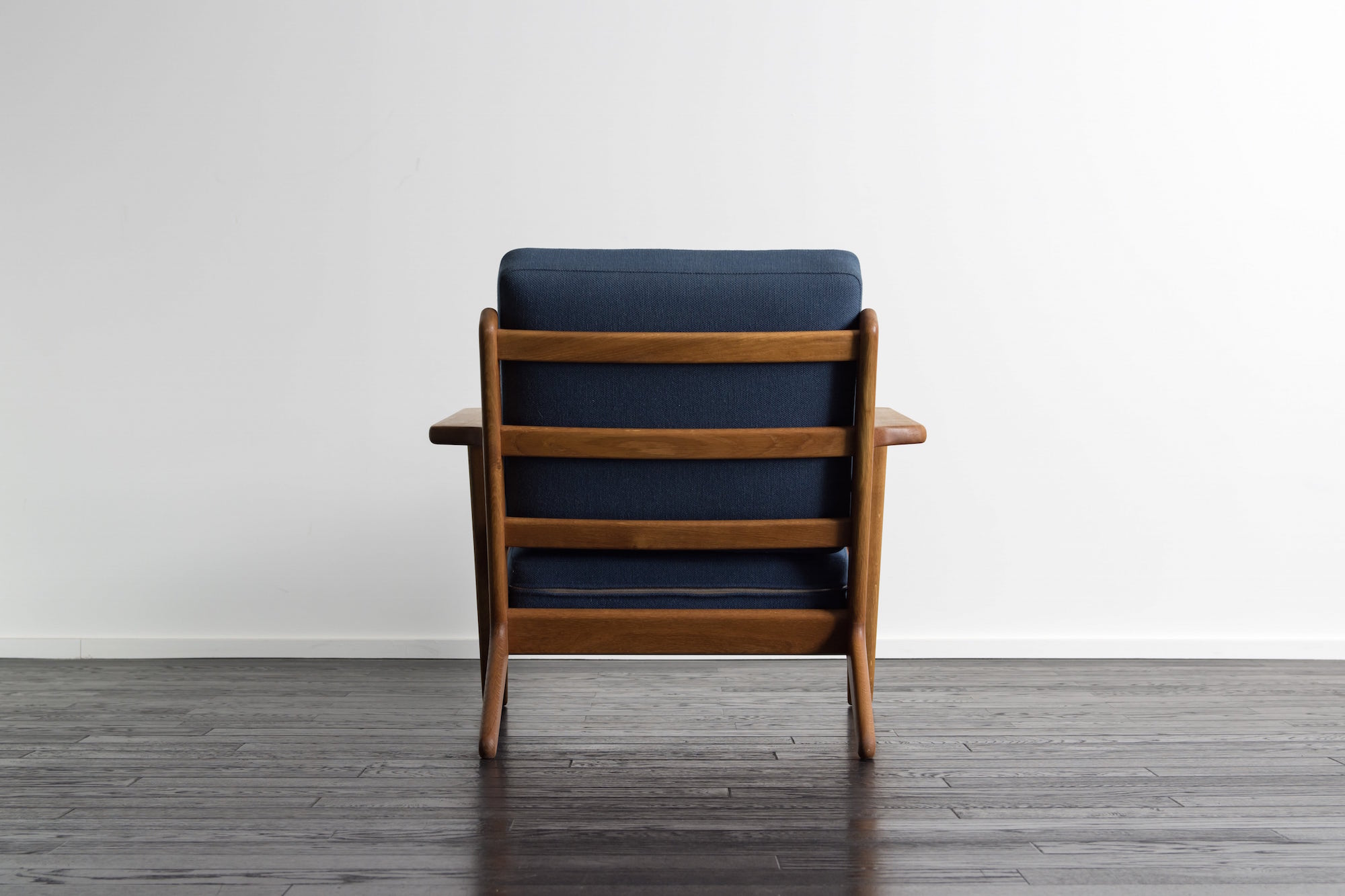 GE290 Easy Chair by Hans J Wegner
