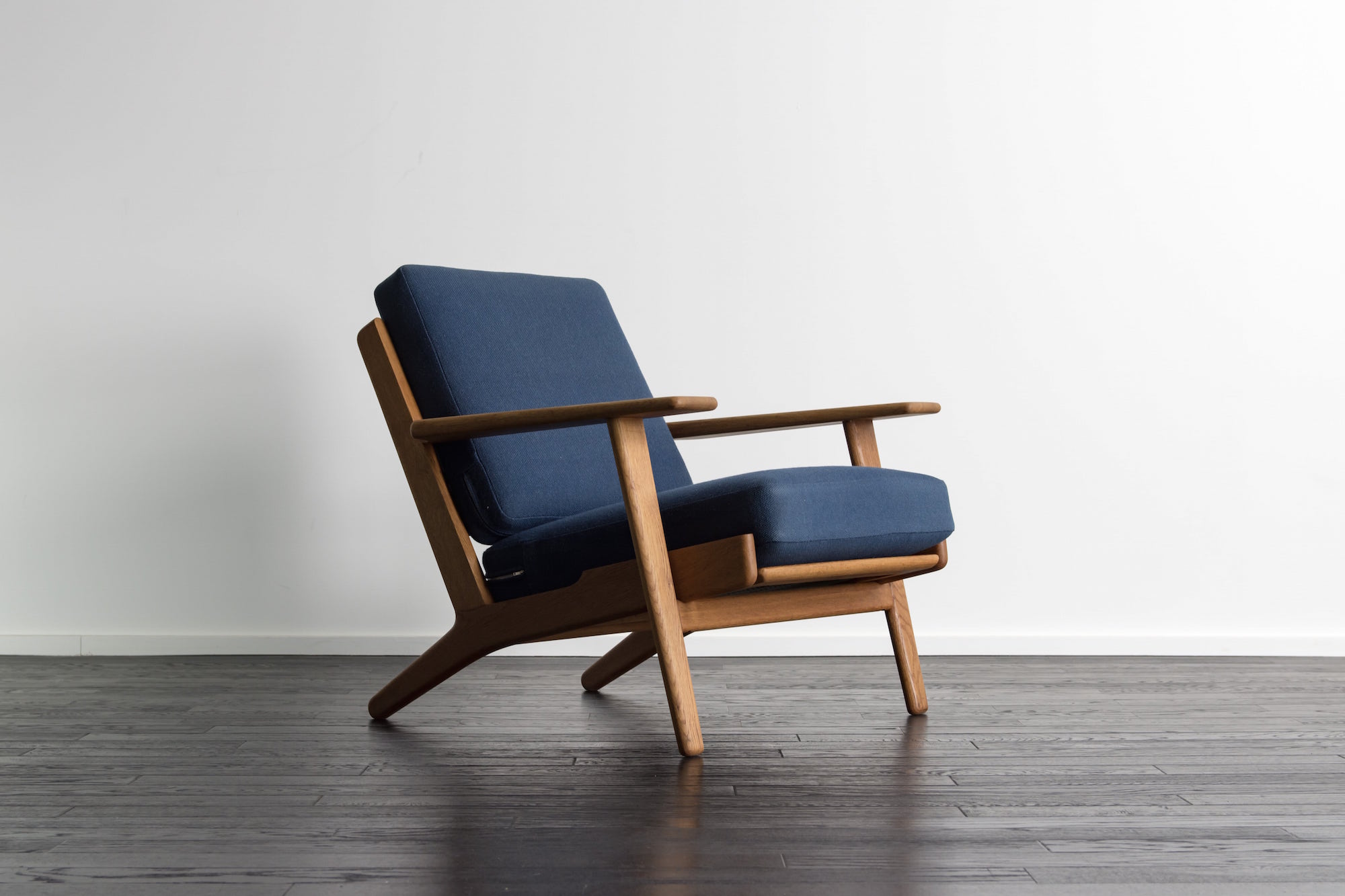 GE290 Easy Chair by Hans J Wegner
