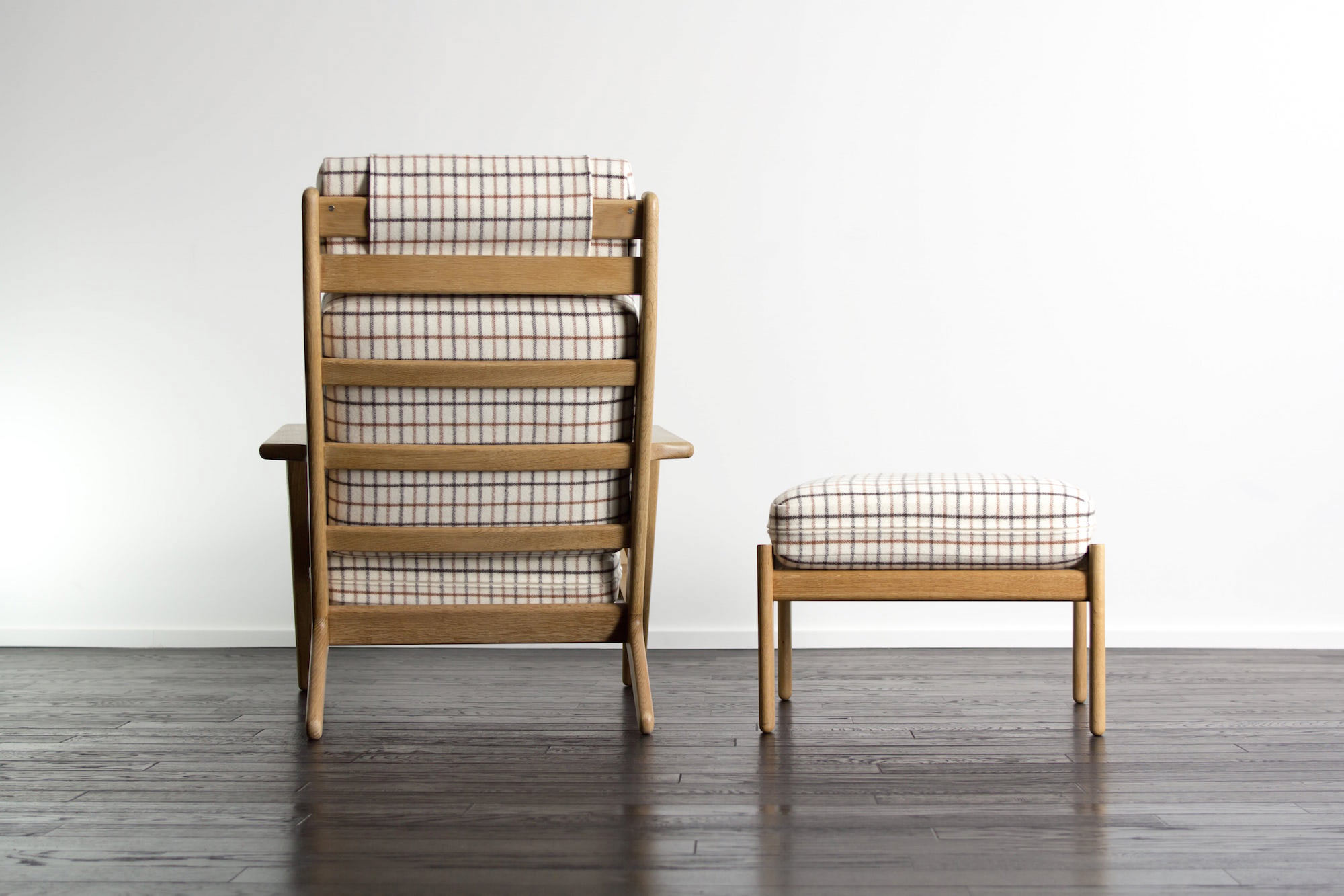 GE290A High back Chair by Hans J Wegner