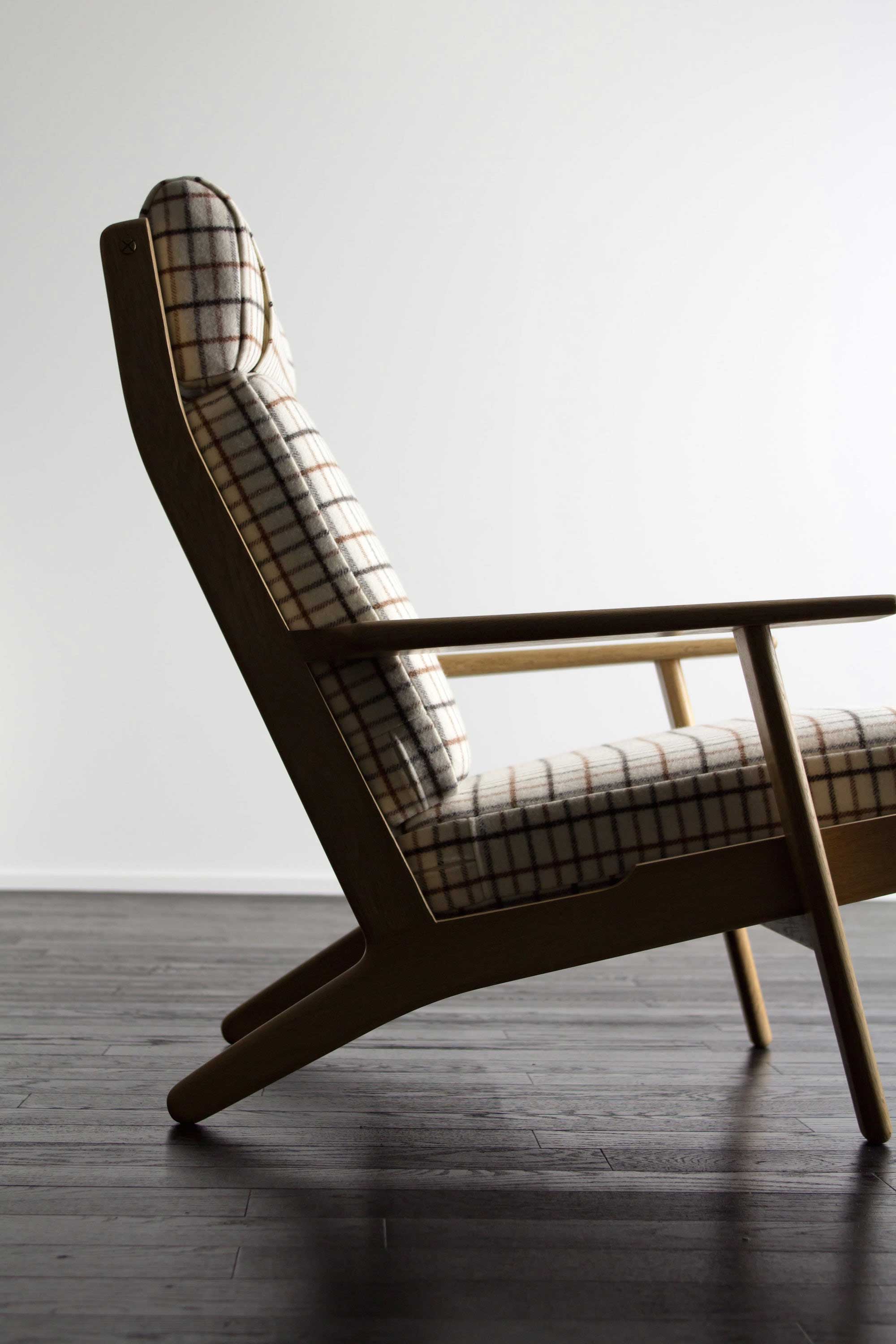 GE290A High back Chair by Hans J Wegner