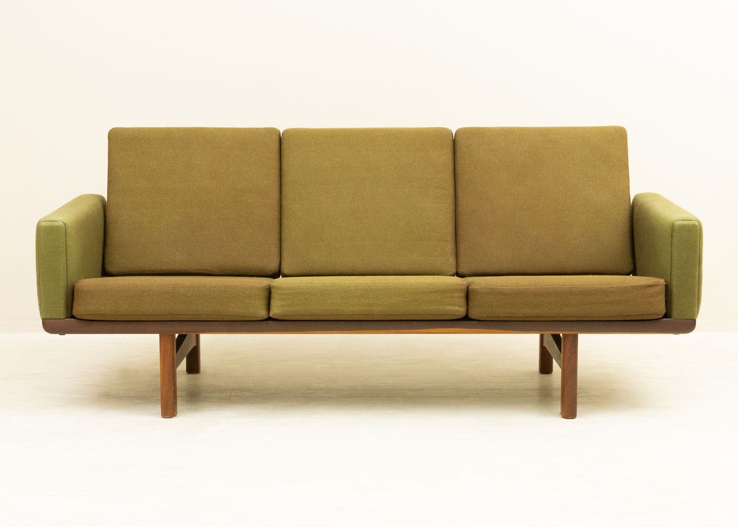 ハンス・ウェグナー GE235 ソファ チーク 北欧ビンテージ家具CLOVERKY