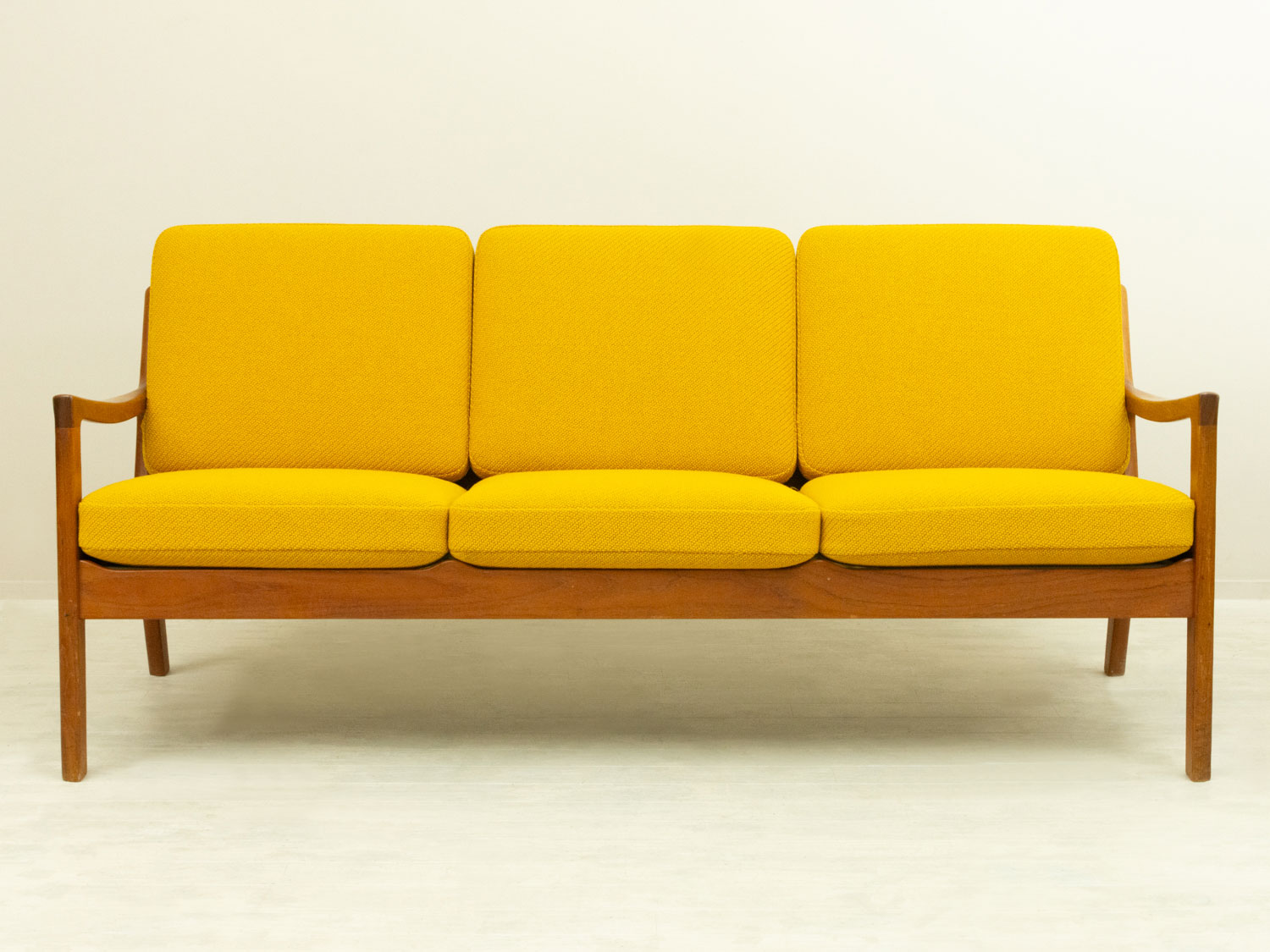 Ole Wanscher�ʥ����졦�����󥷥㡼�� #169 Senator 3seaters Sofa �̲�������ơ������ե� | ̾��������� �����ͳݤ�