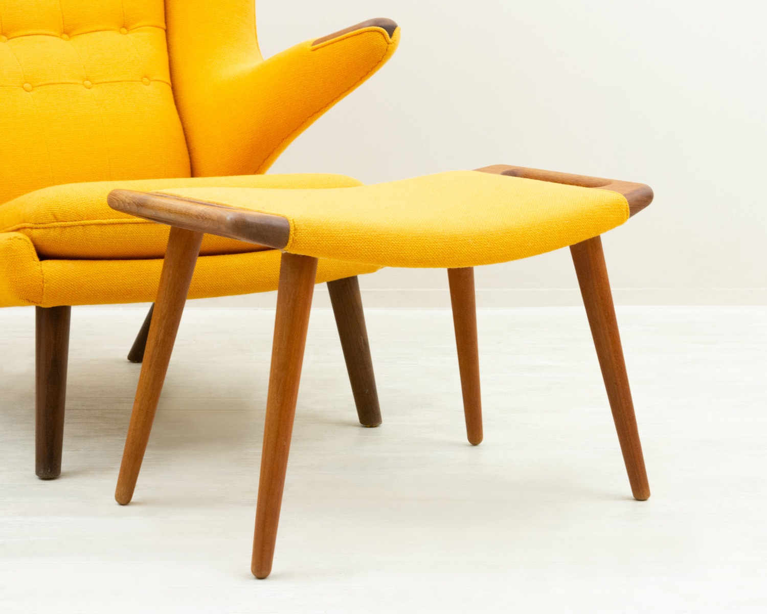 PP120 Ottoman by Hans J Wegner