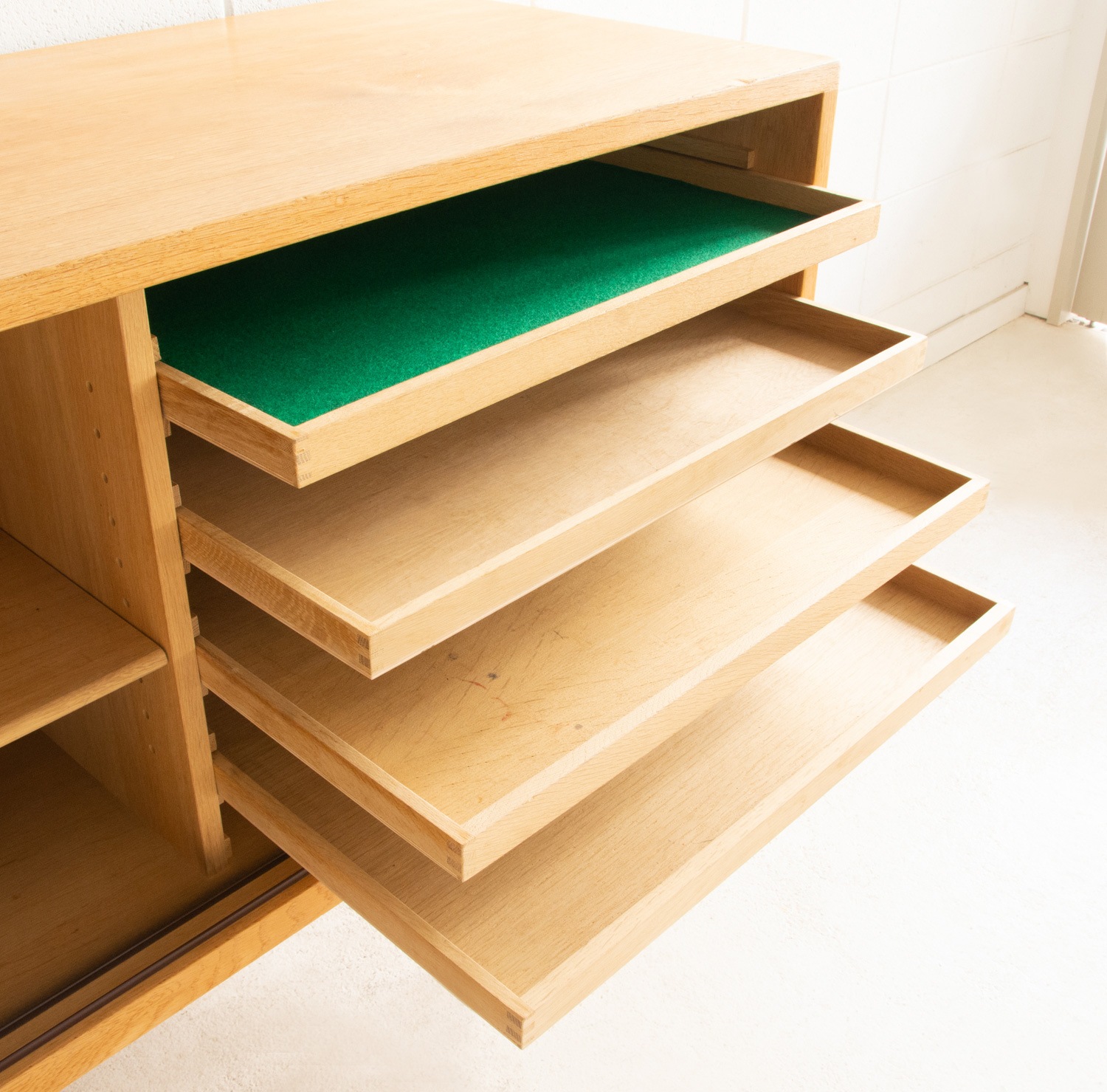 Hans J. Wegner�ʥϥ󥹡�J���������ʡ��� RY26 Sideboard �̲�������ơ��������ɥܡ��� | �饿�󡦥����� 