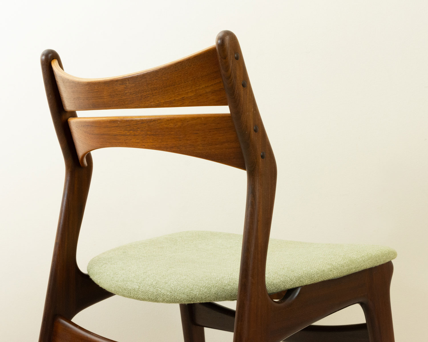 ��2�ӥ��åȡۥ���å����Хå� model.310 �����˥󥰥�������Dining Chair by Erik Buch �̲�������ơ���