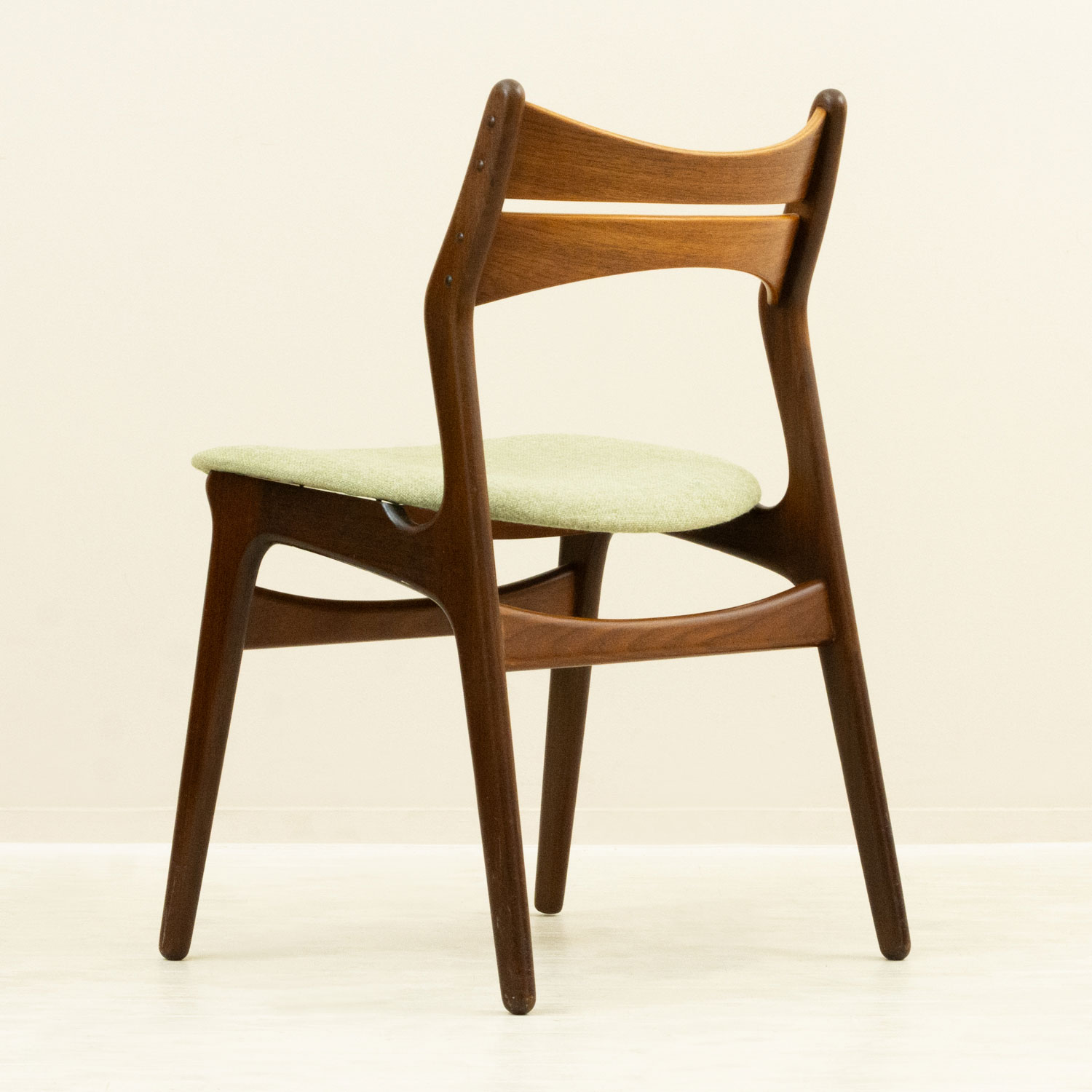 ��2�ӥ��åȡۥ���å����Хå� model.310 �����˥󥰥�������Dining Chair by Erik Buch �̲�������ơ���