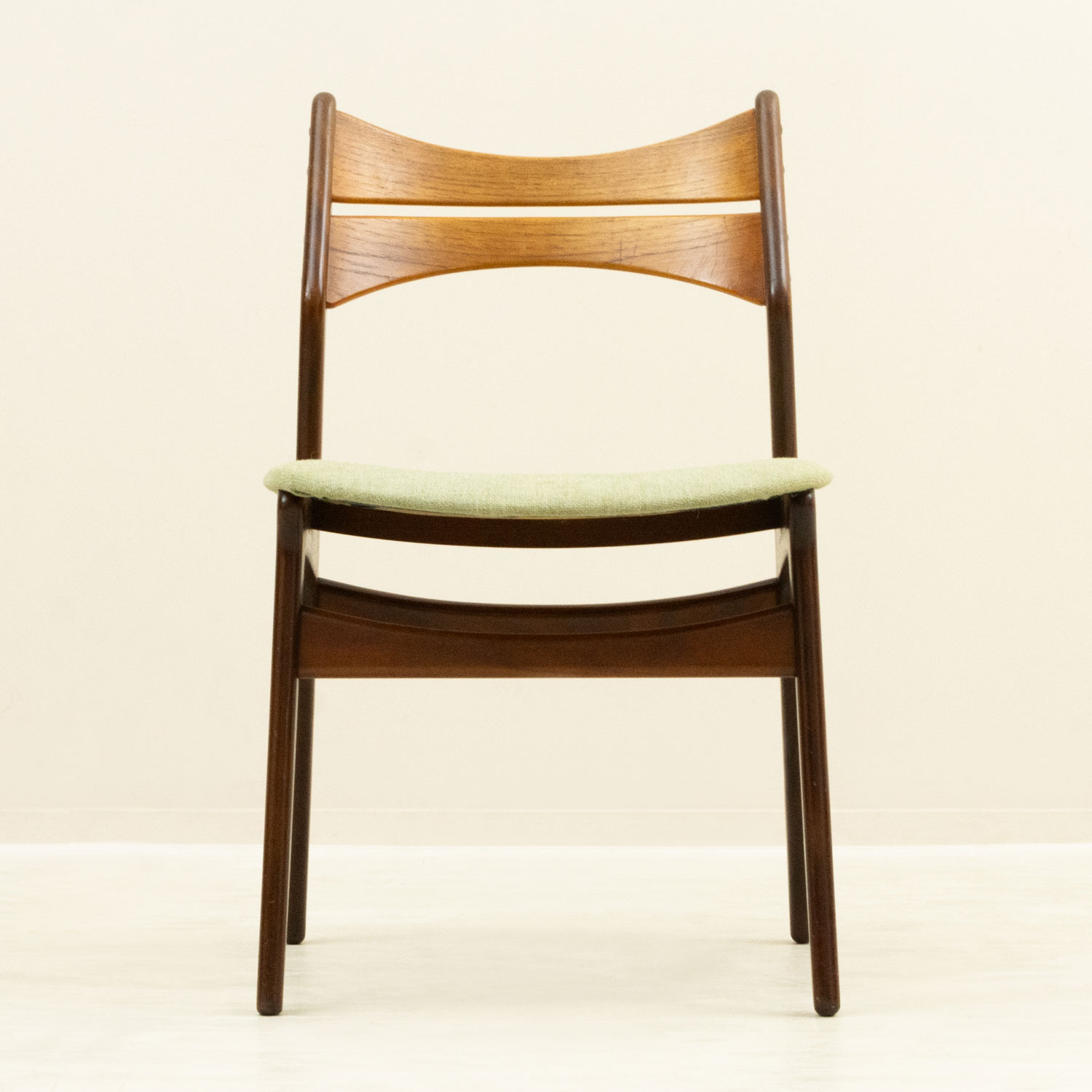 ��2�ӥ��åȡۥ���å����Хå� model.310 �����˥󥰥�������Dining Chair by Erik Buch �̲�������ơ���