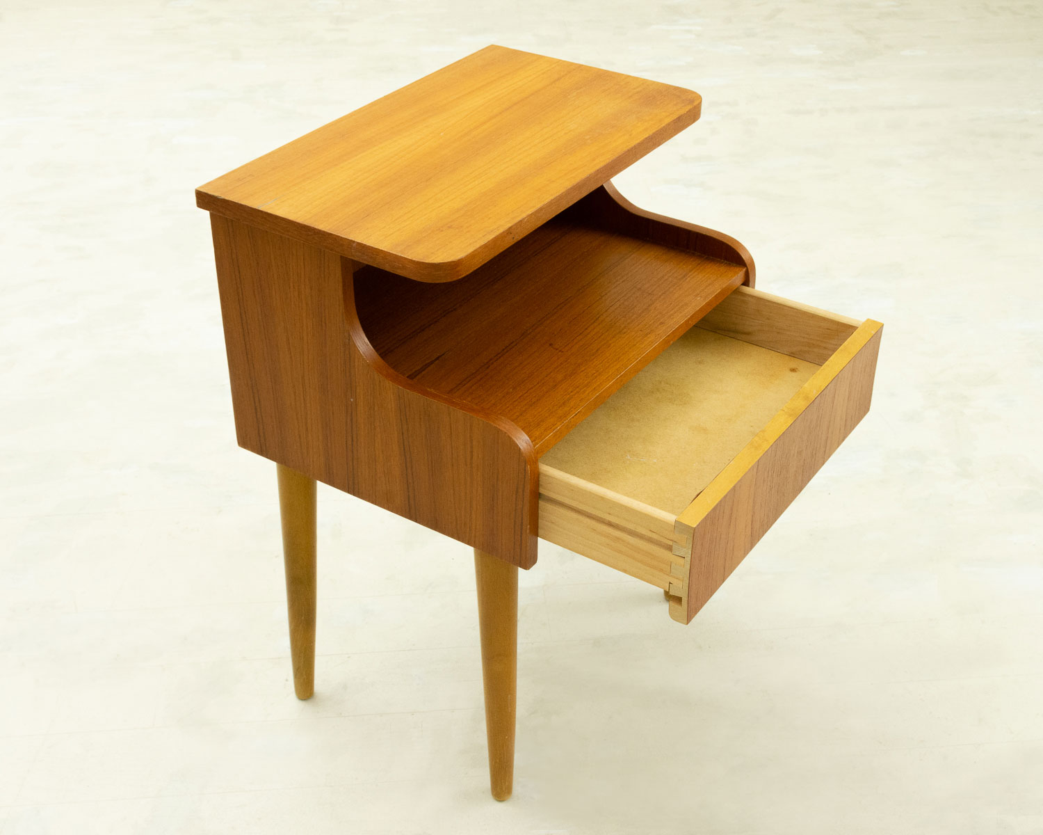 �ǥ�ޡ��� �̲����⡼��������ȡ�Small Scandinavian Chest with Drawer, Shelf & Top��3�ع�¤�������ե���ࡿ�ʥ��ڡ�����Ǽ��