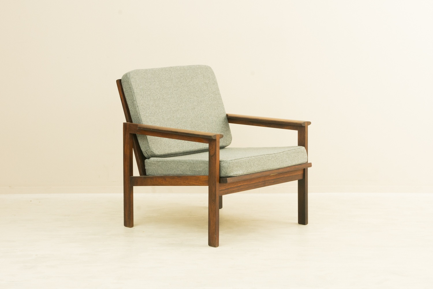 #4 Capella Chair by Illum Wikkelso